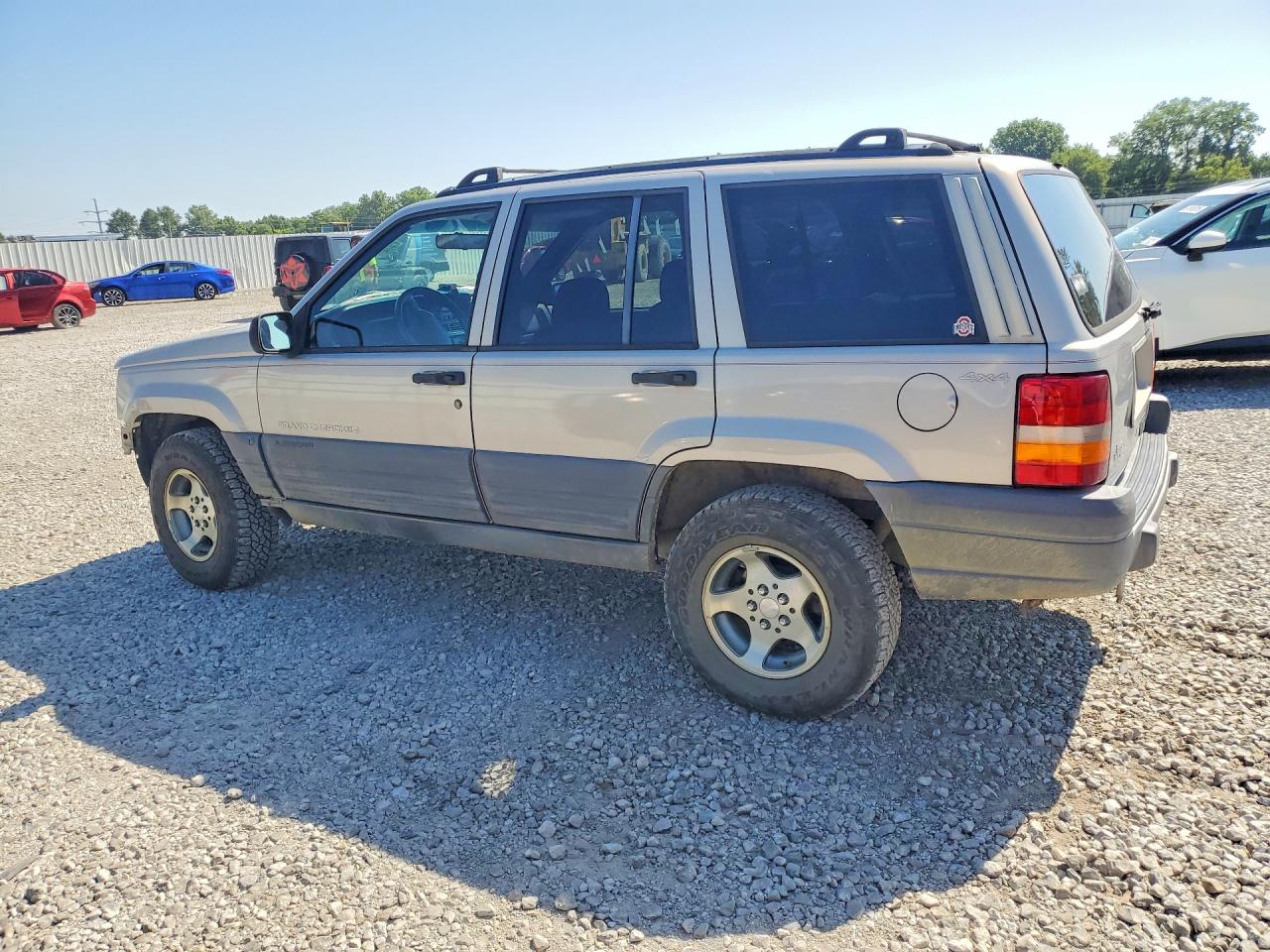 1996 Jeep Grand Cherokee Laredo Silver vin: 1J4GZ58S2TC327133