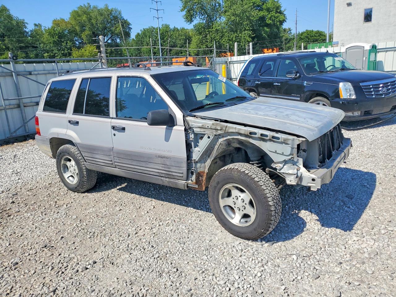 1996 Jeep Grand Cherokee Laredo Silver vin: 1J4GZ58S2TC327133
