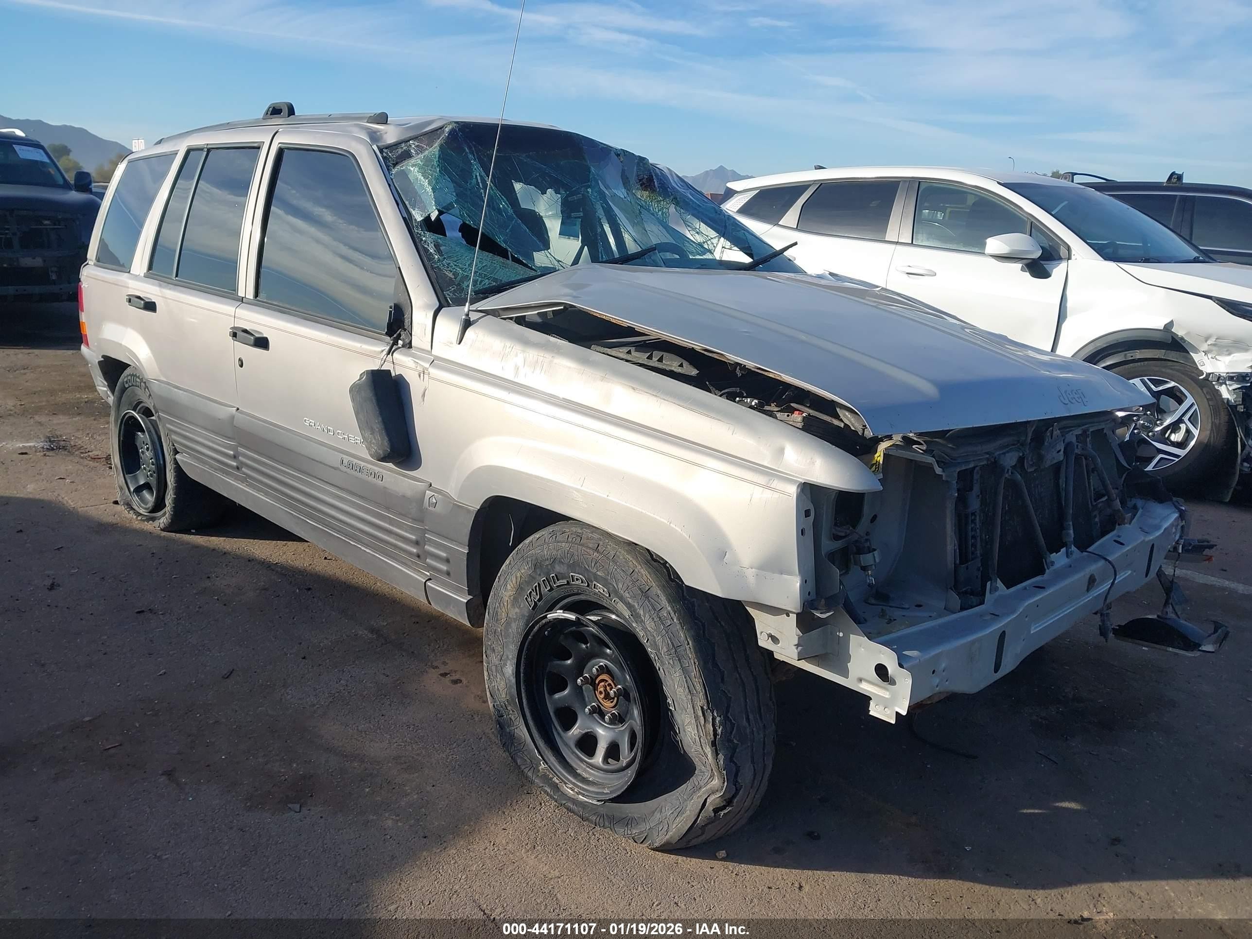 1996 Jeep Grand Cherokee Laredo Silver vin: 1J4GZ58S2TC344644