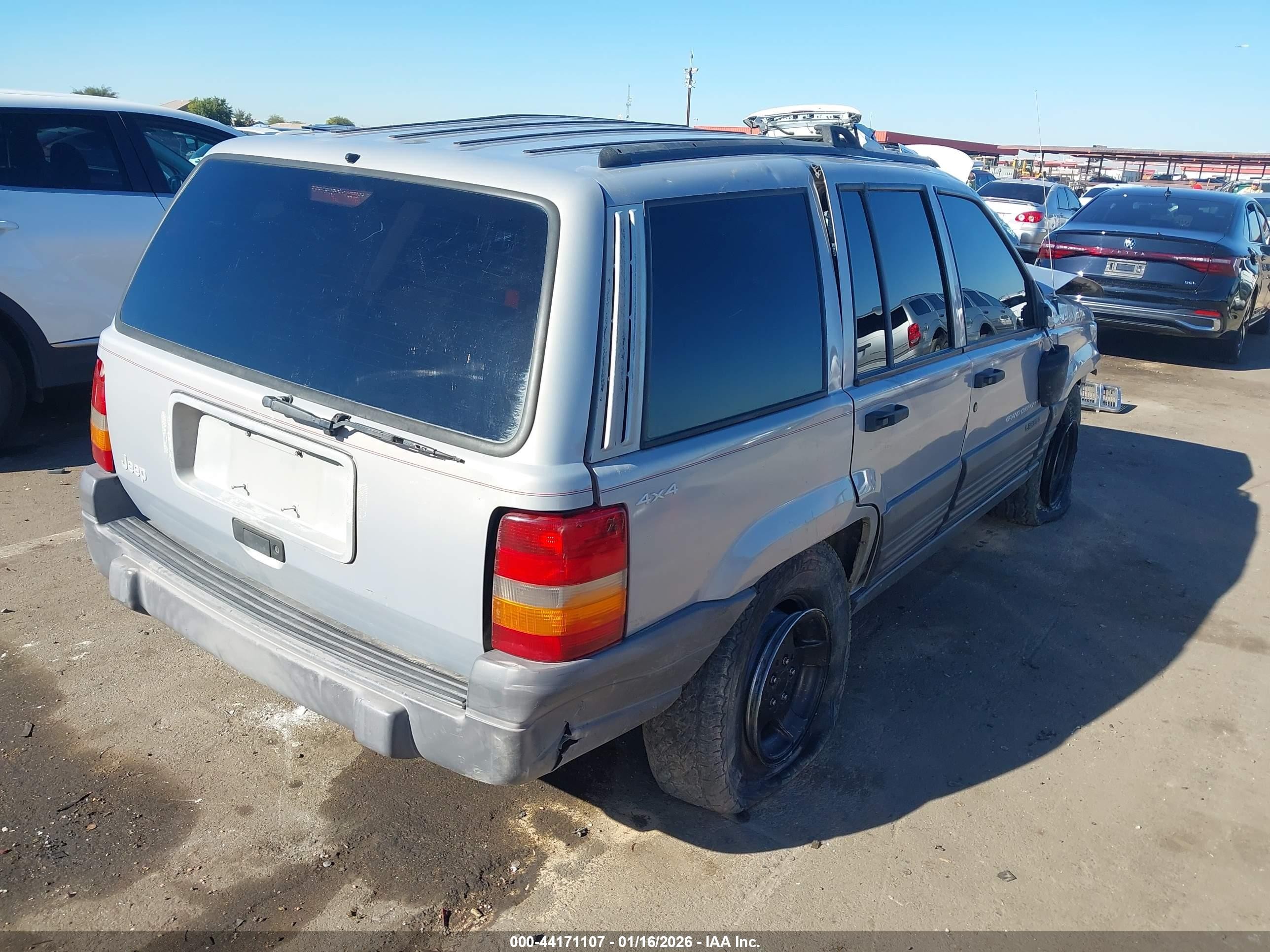 1996 Jeep Grand Cherokee Laredo Silver vin: 1J4GZ58S2TC344644
