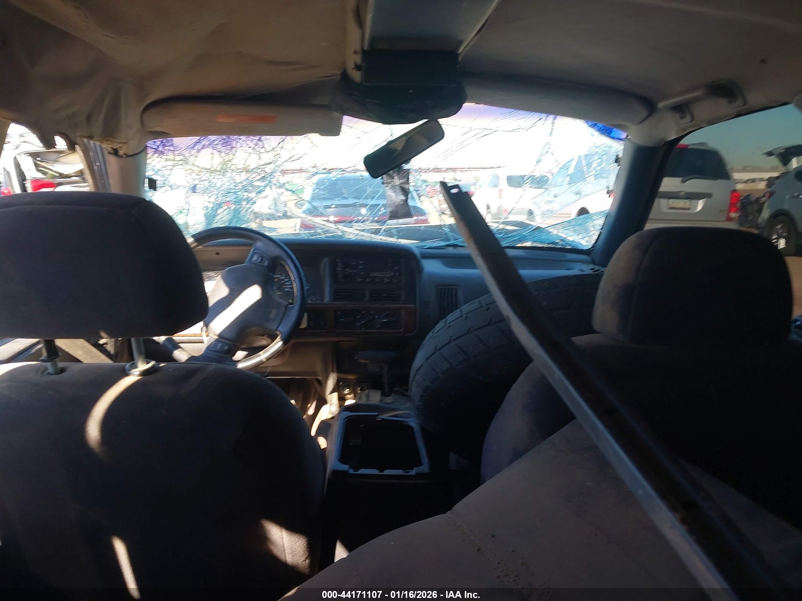 1996 Jeep Grand Cherokee Laredo Silver vin: 1J4GZ58S2TC344644