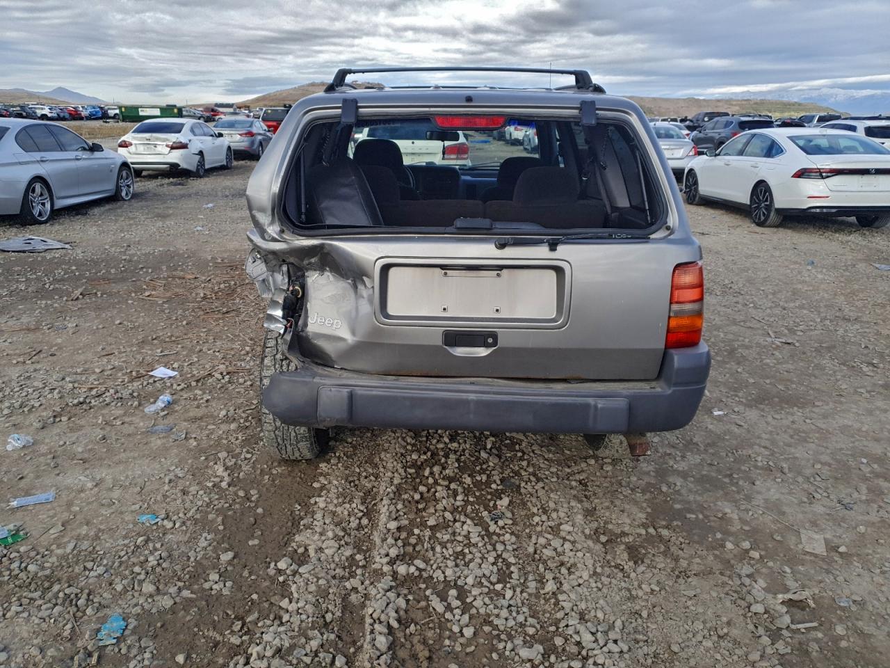 1998 Jeep Grand Cherokee Laredo Gray vin: 1J4GZ58S2WC167792