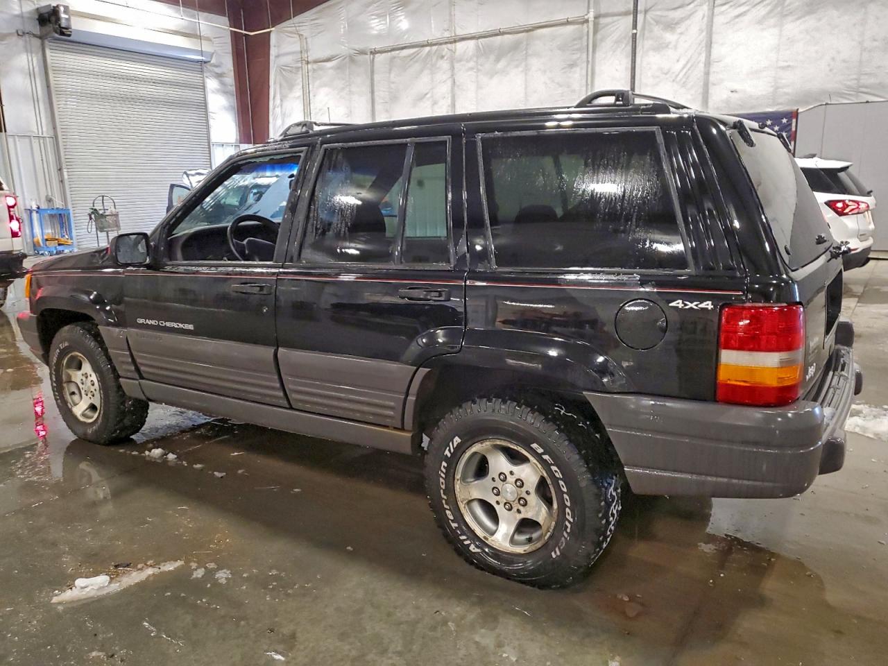 1998 Jeep Grand Cherokee Laredo Black vin: 1J4GZ58S2WC301278