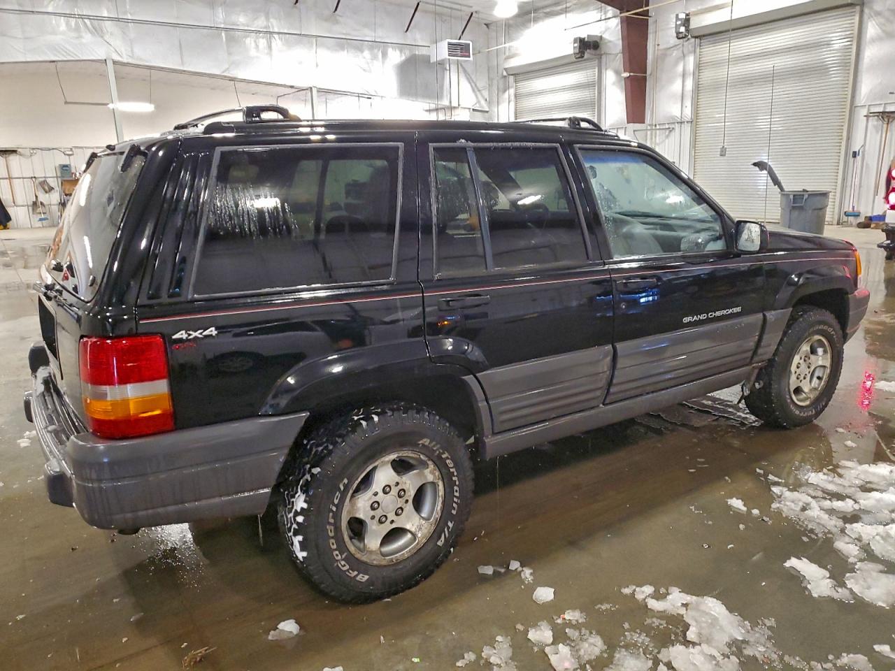 1998 Jeep Grand Cherokee Laredo Black vin: 1J4GZ58S2WC301278
