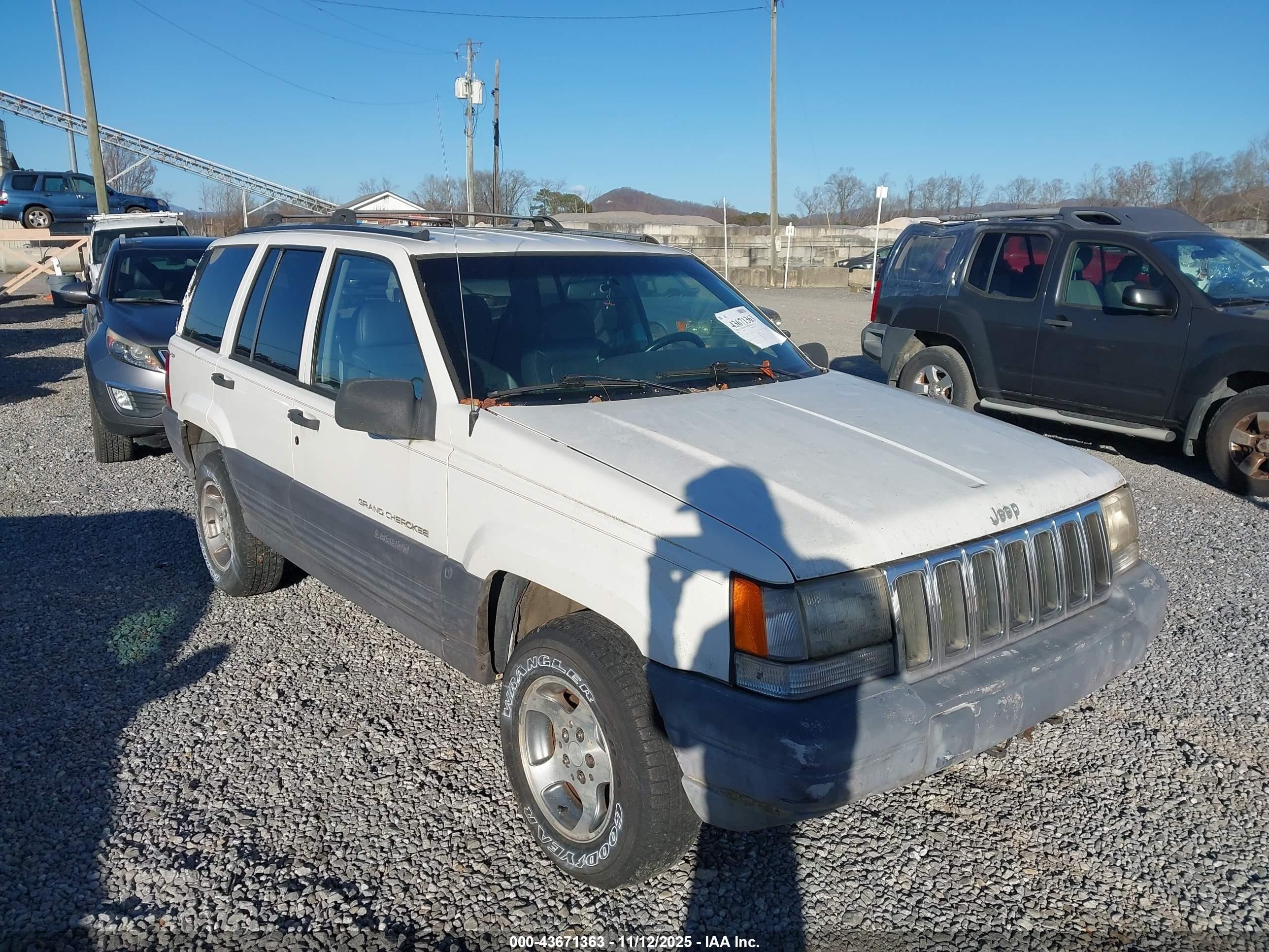 1996 Jeep Grand Cherokee Laredo Белый vin: 1J4GZ58S3TC263717