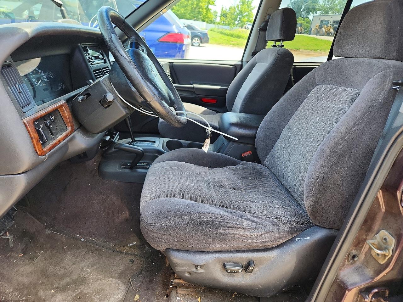 1996 Jeep Cher Se Бордовый vin: 1J4GZ58S3TC388331