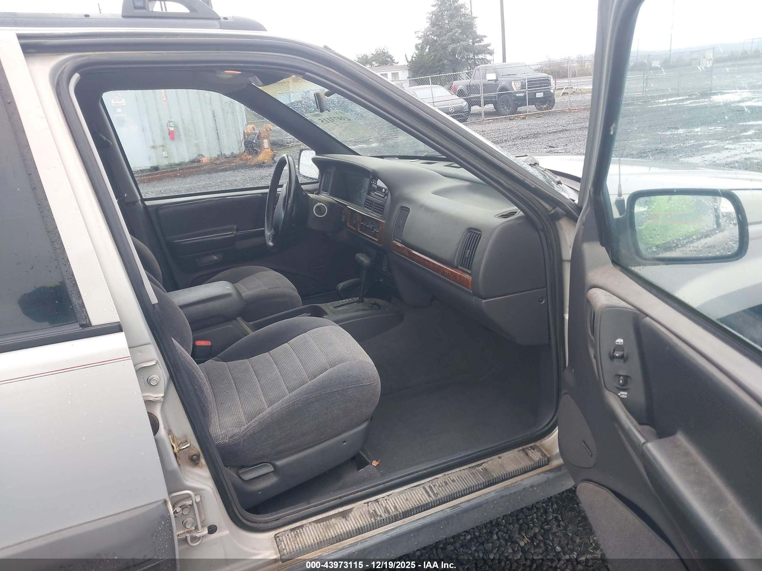 1997 Jeep Grand Cherokee Laredo/tsi Tan vin: 1J4GZ58S3VC508633