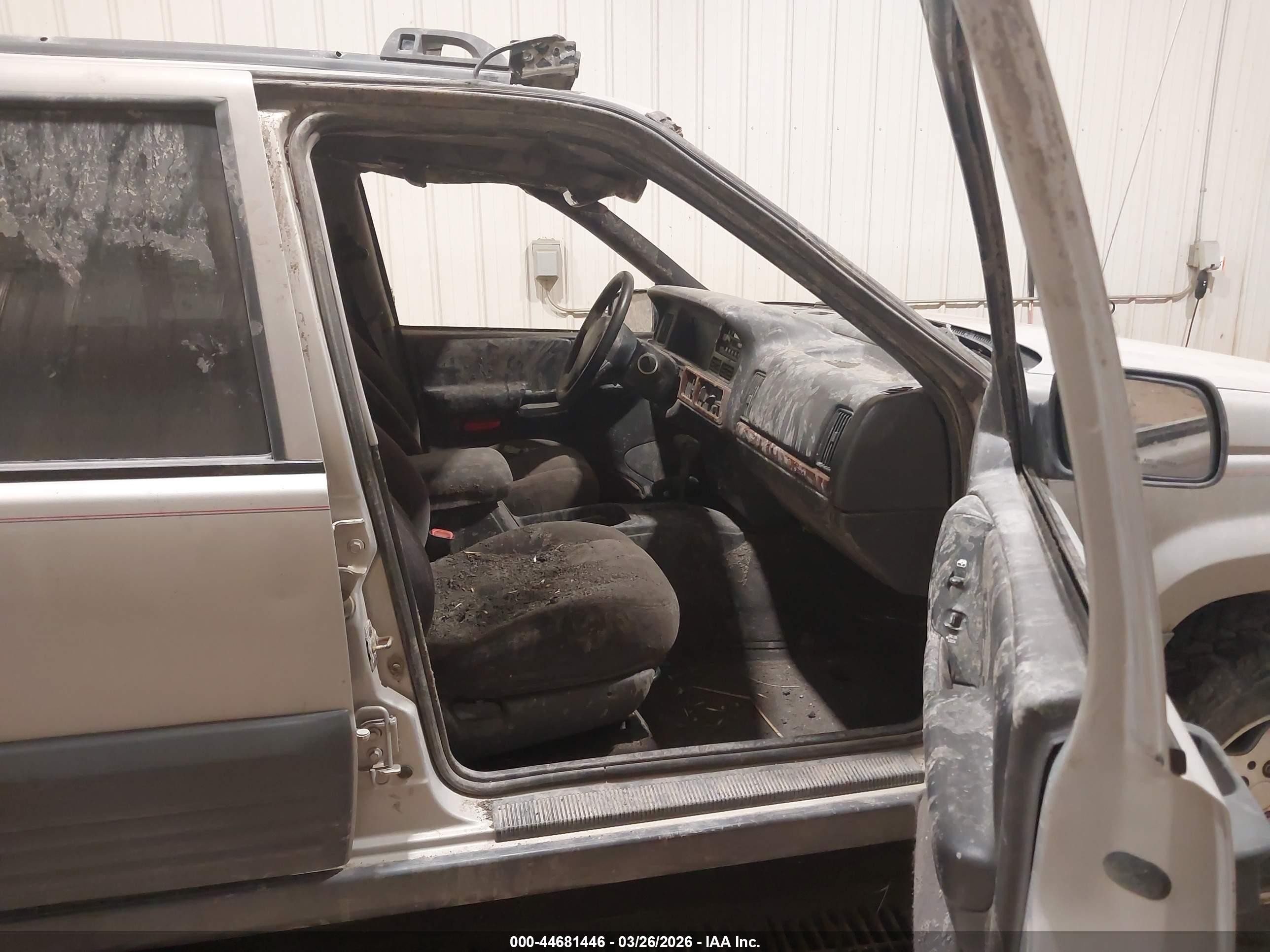 1997 Jeep Grand Cherokee Laredo/tsi Серый vin: 1J4GZ58S3VC685814
