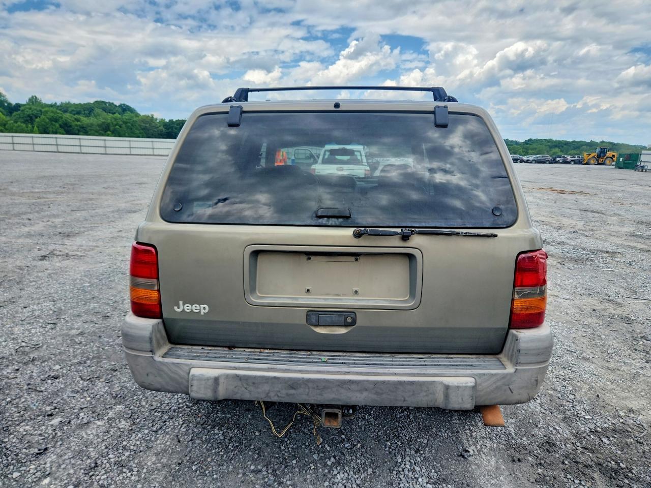 1998 Jeep Grand Cherokee Laredo Gold vin: 1J4GZ58S4WC270230