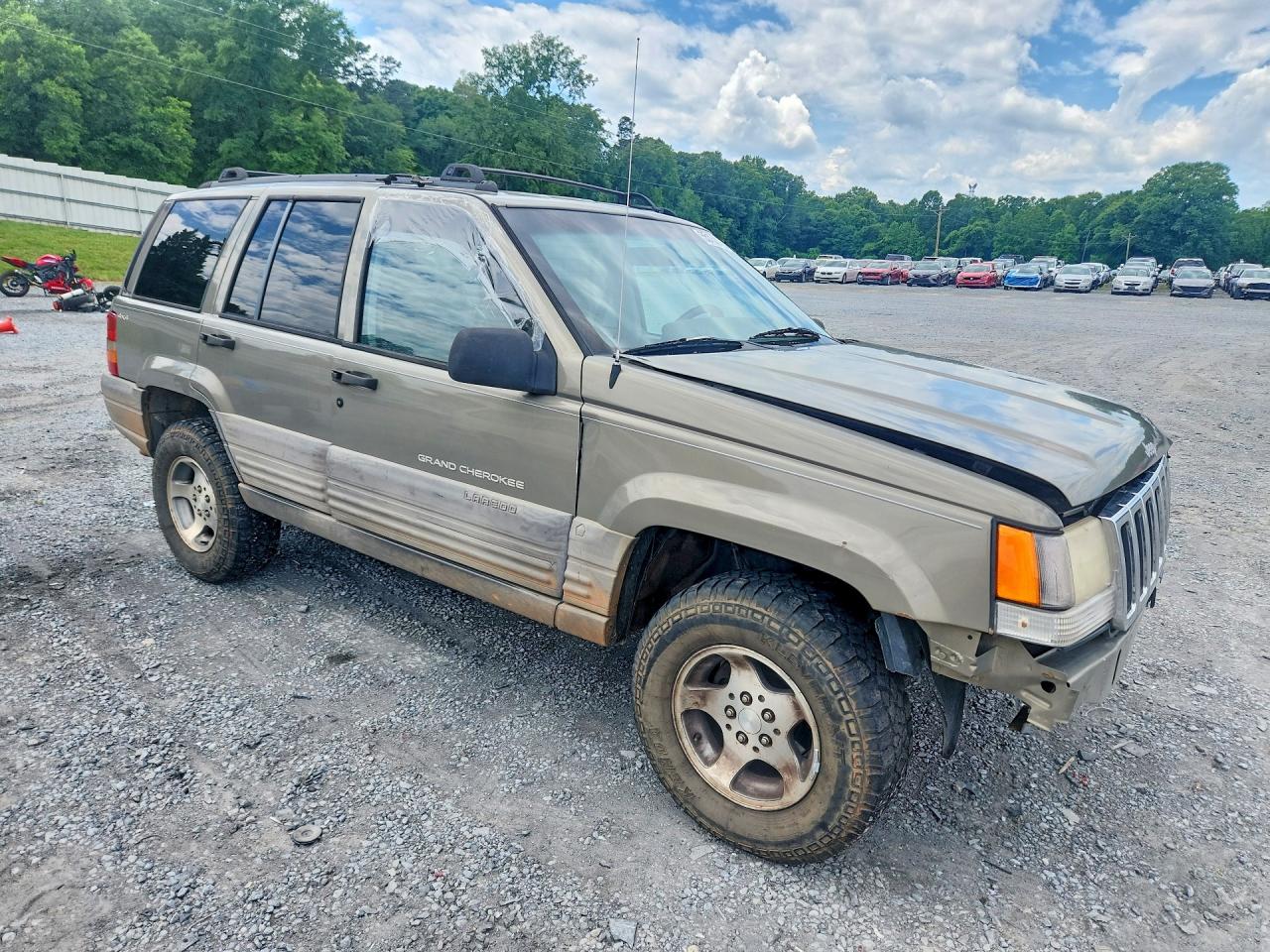 1998 Jeep Grand Cherokee Laredo Gold vin: 1J4GZ58S4WC270230