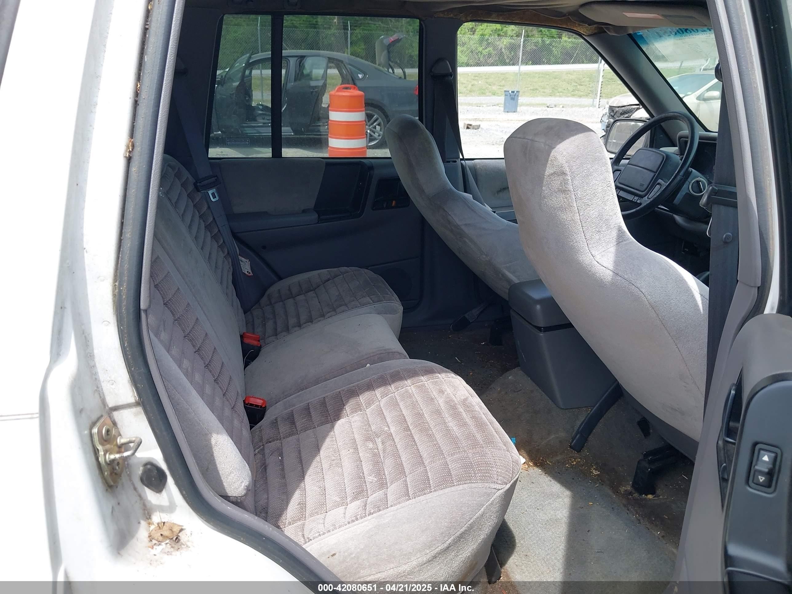 1995 Jeep Grand Cherokee Laredo White vin: 1J4GZ58S5SC570398
