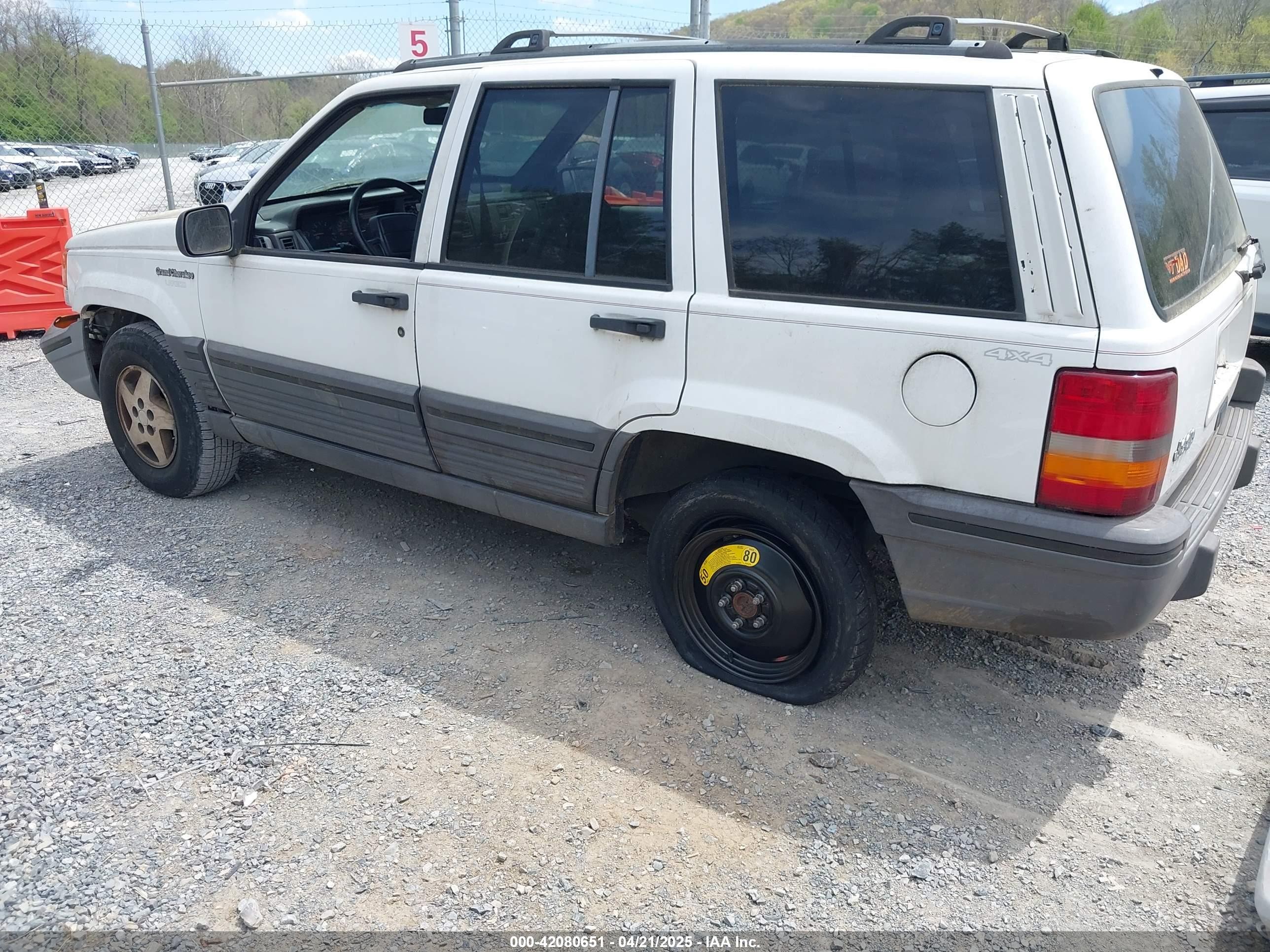 1995 Jeep Grand Cherokee Laredo White vin: 1J4GZ58S5SC570398