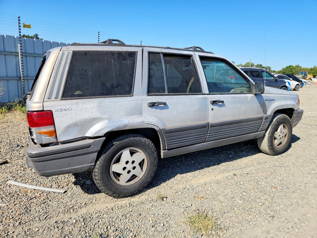 1995 Jeep Grand Cherokee Laredo Silver vin: 1J4GZ58S5SC638375