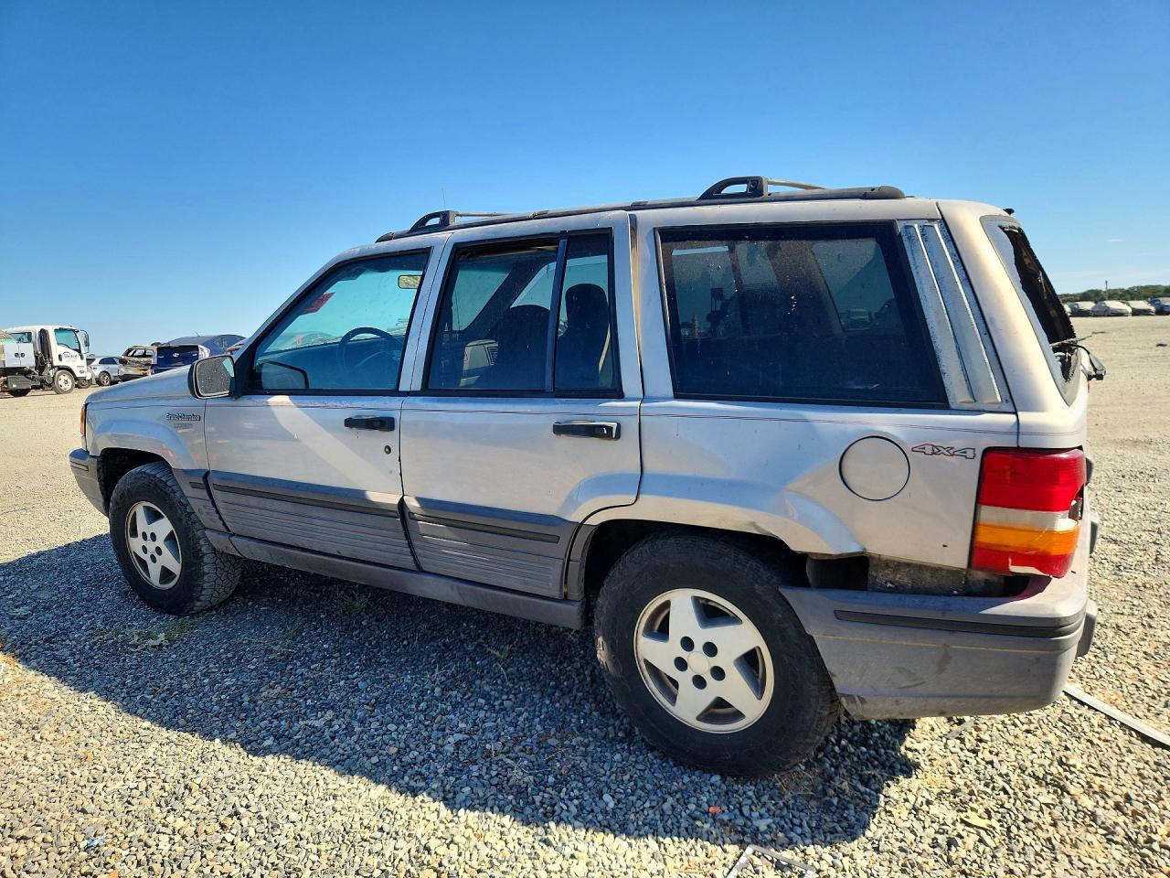 1995 Jeep Grand Cherokee Laredo Silver vin: 1J4GZ58S5SC638375