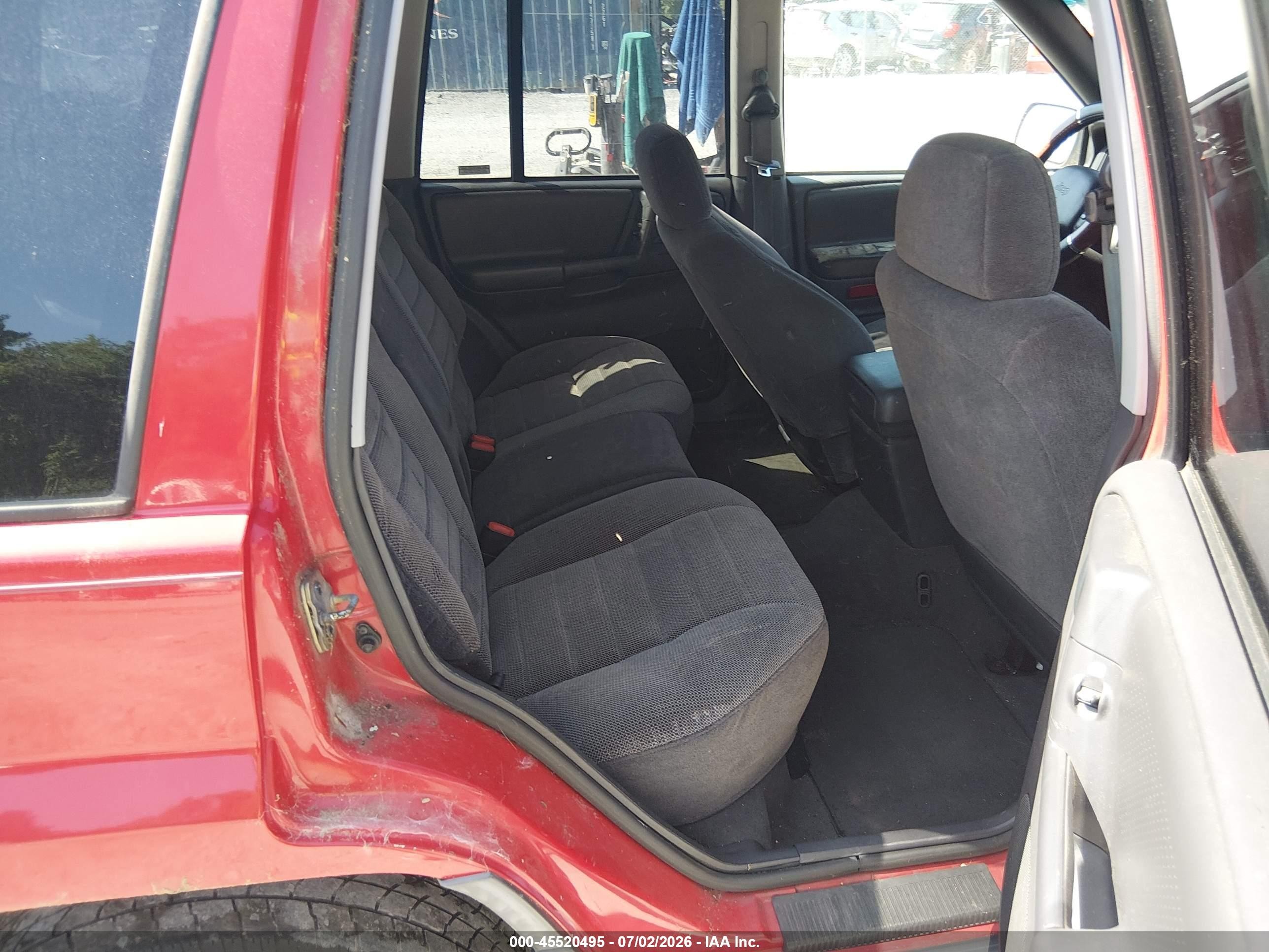 1998 Jeep Grand Cherokee Laredo Red vin: 1J4GZ58S5WC132969
