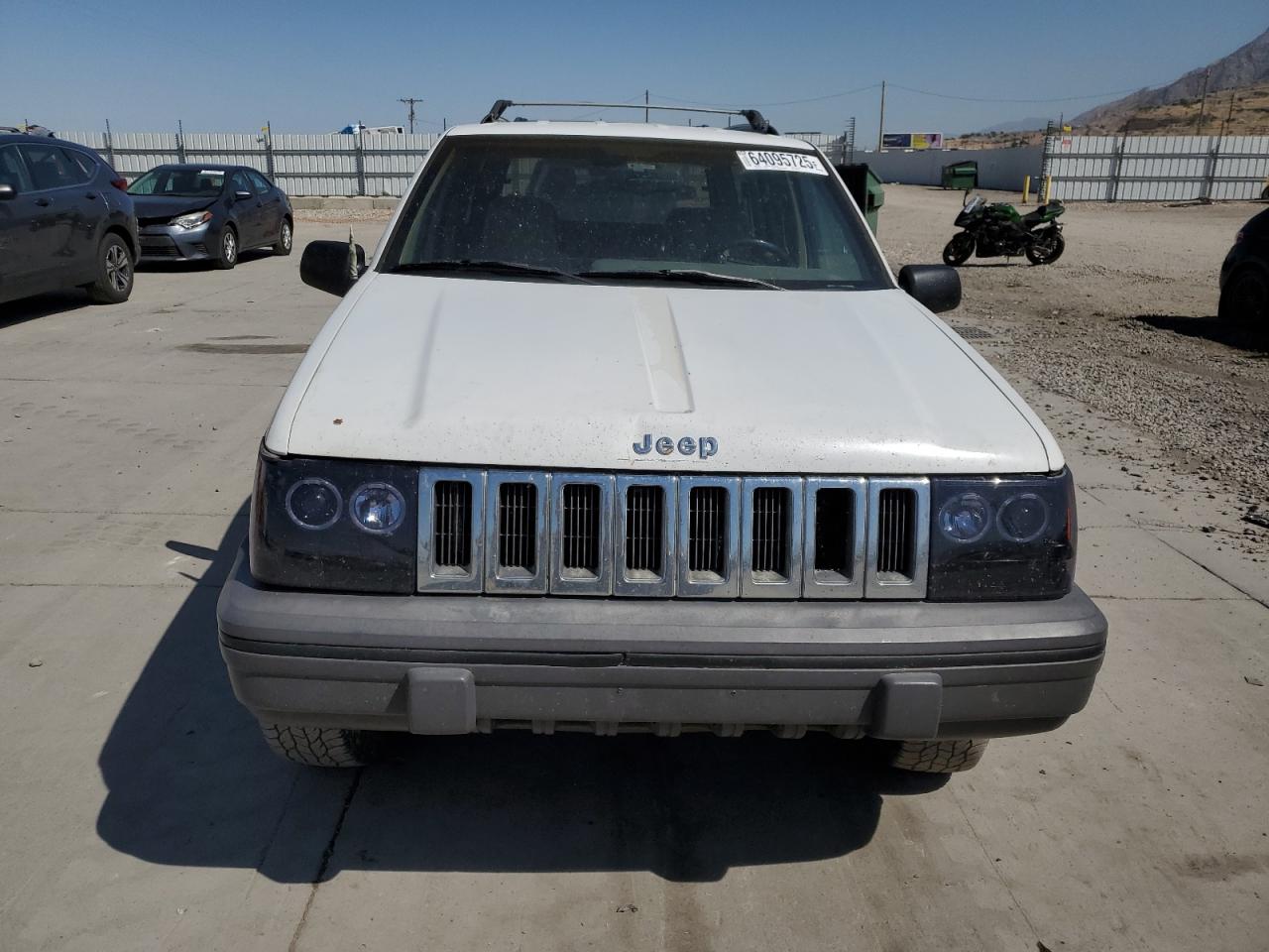 1994 Jeep Grand Cherokee Laredo Белый vin: 1J4GZ58S6RC310800