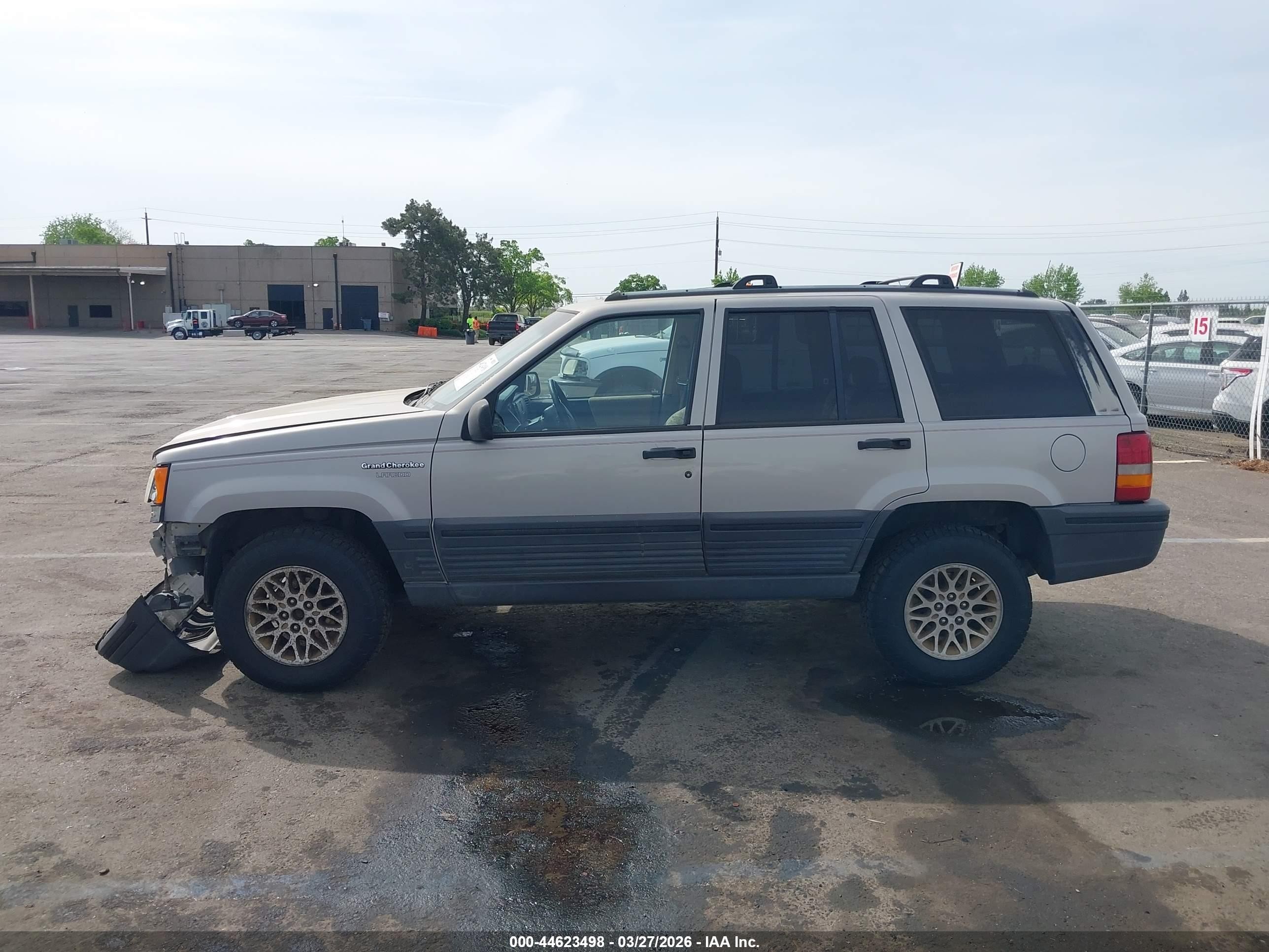 1995 Jeep Grand Cherokee Laredo Silver vin: 1J4GZ58S6SC573102