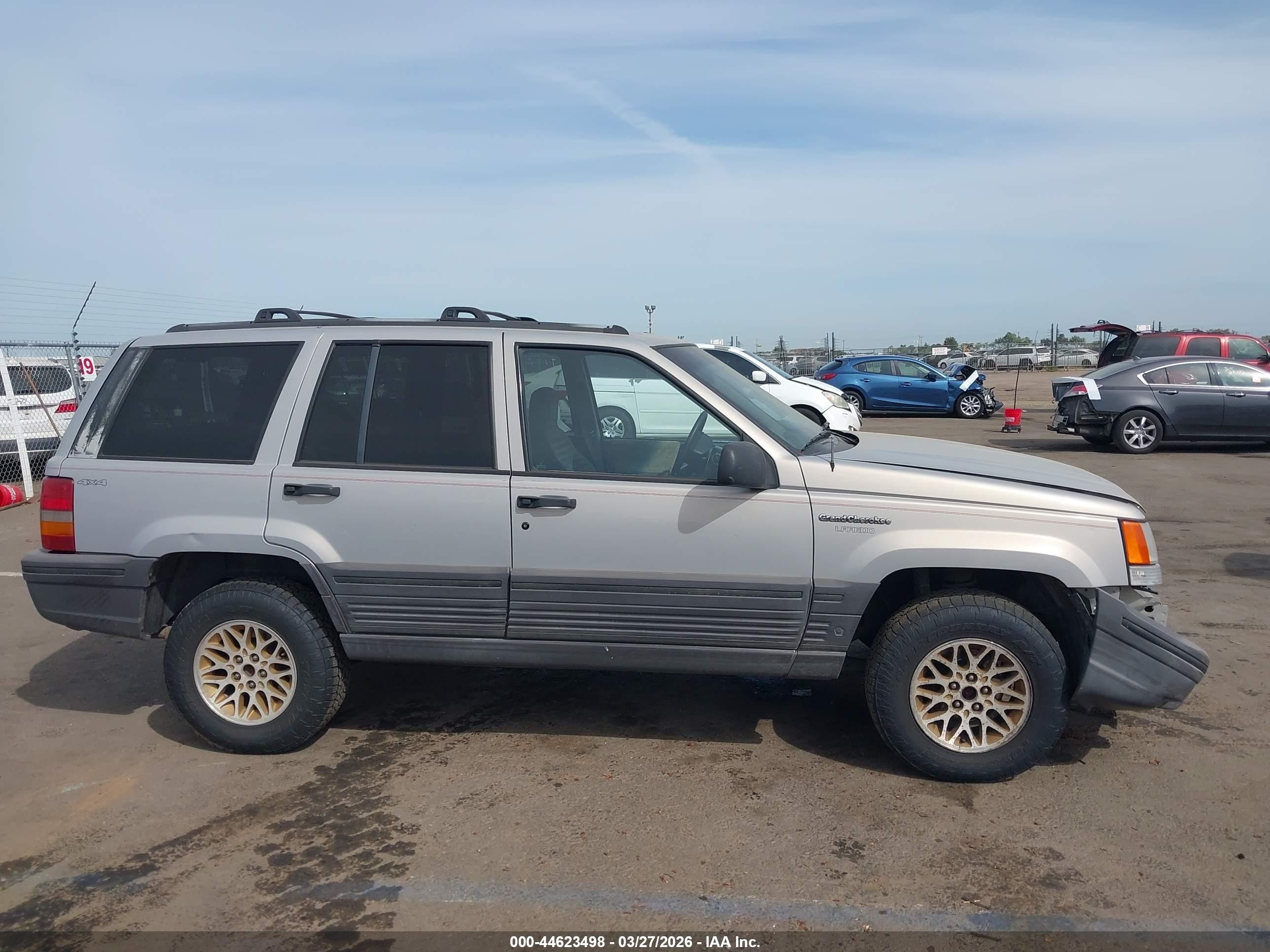1995 Jeep Grand Cherokee Laredo Silver vin: 1J4GZ58S6SC573102