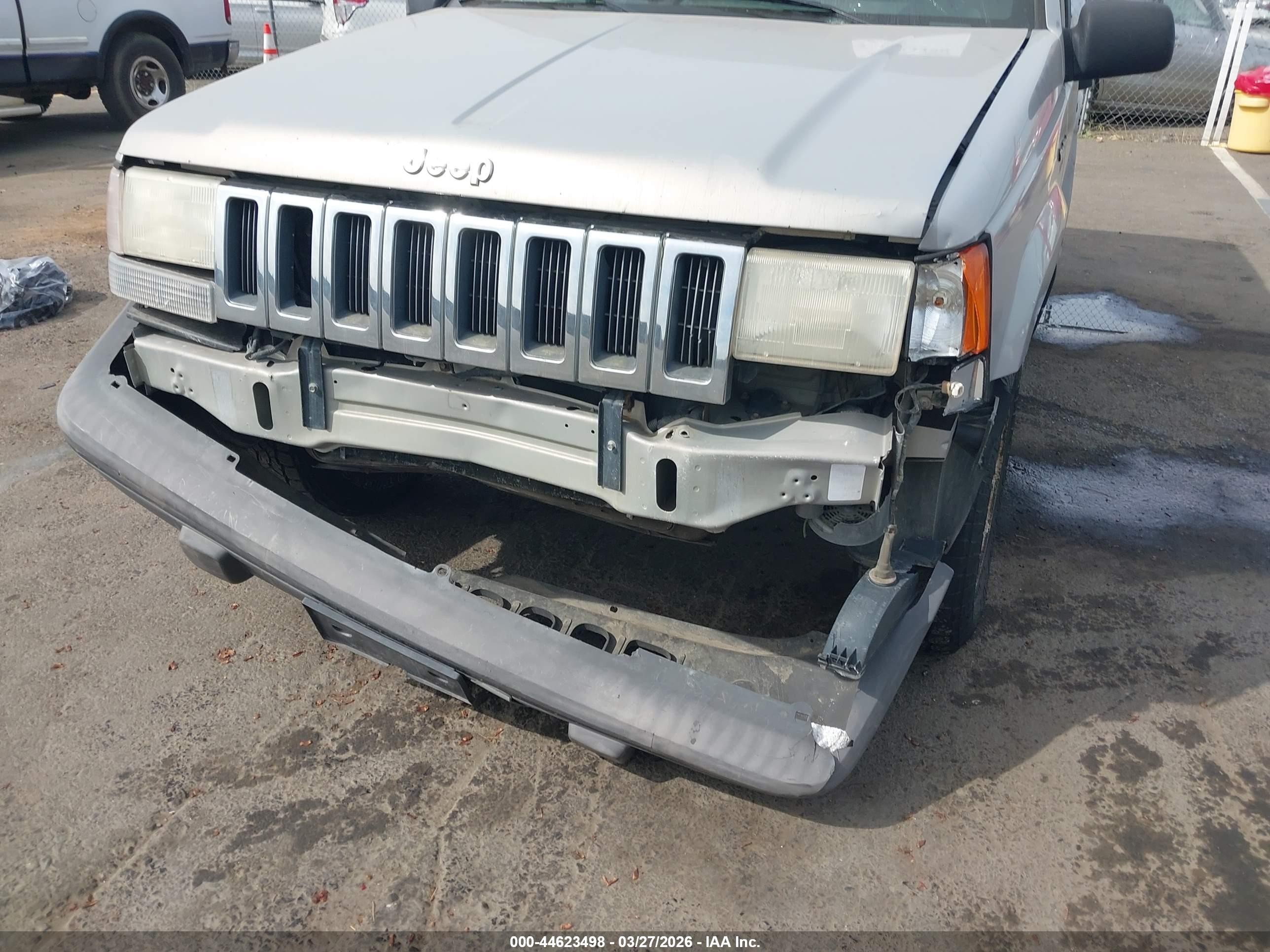 1995 Jeep Grand Cherokee Laredo Silver vin: 1J4GZ58S6SC573102