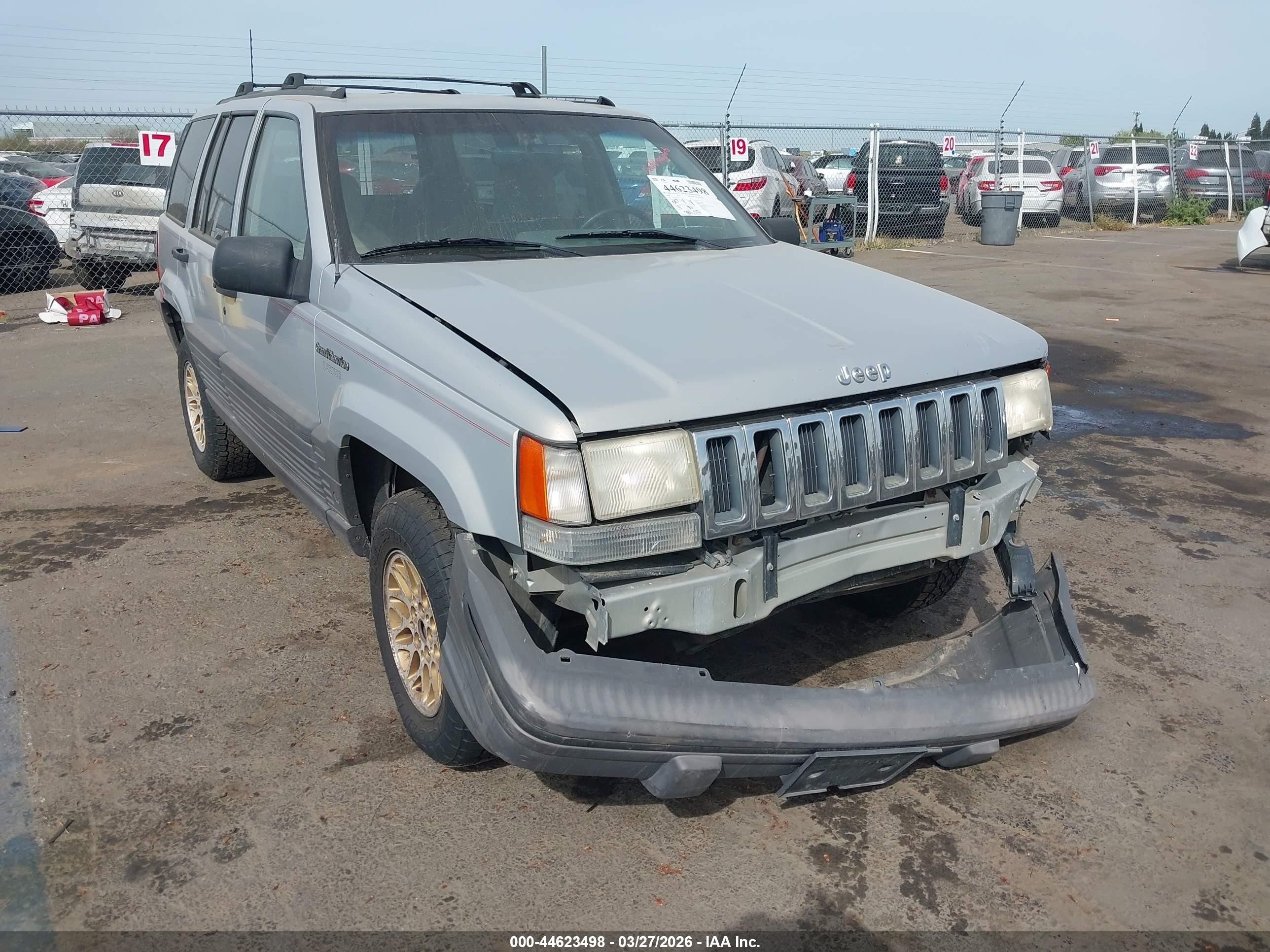 1995 Jeep Grand Cherokee Laredo Silver vin: 1J4GZ58S6SC573102