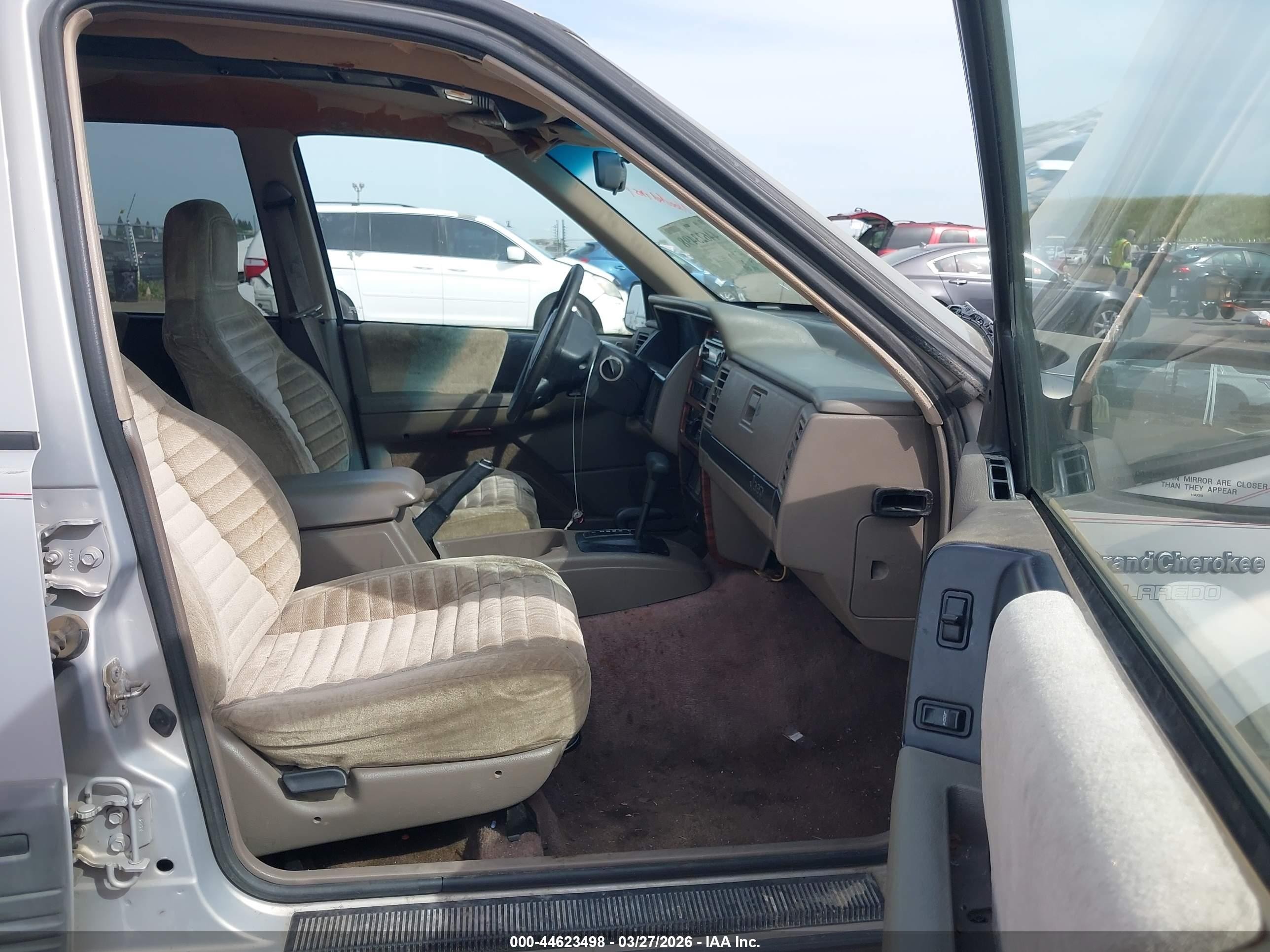 1995 Jeep Grand Cherokee Laredo Silver vin: 1J4GZ58S6SC573102