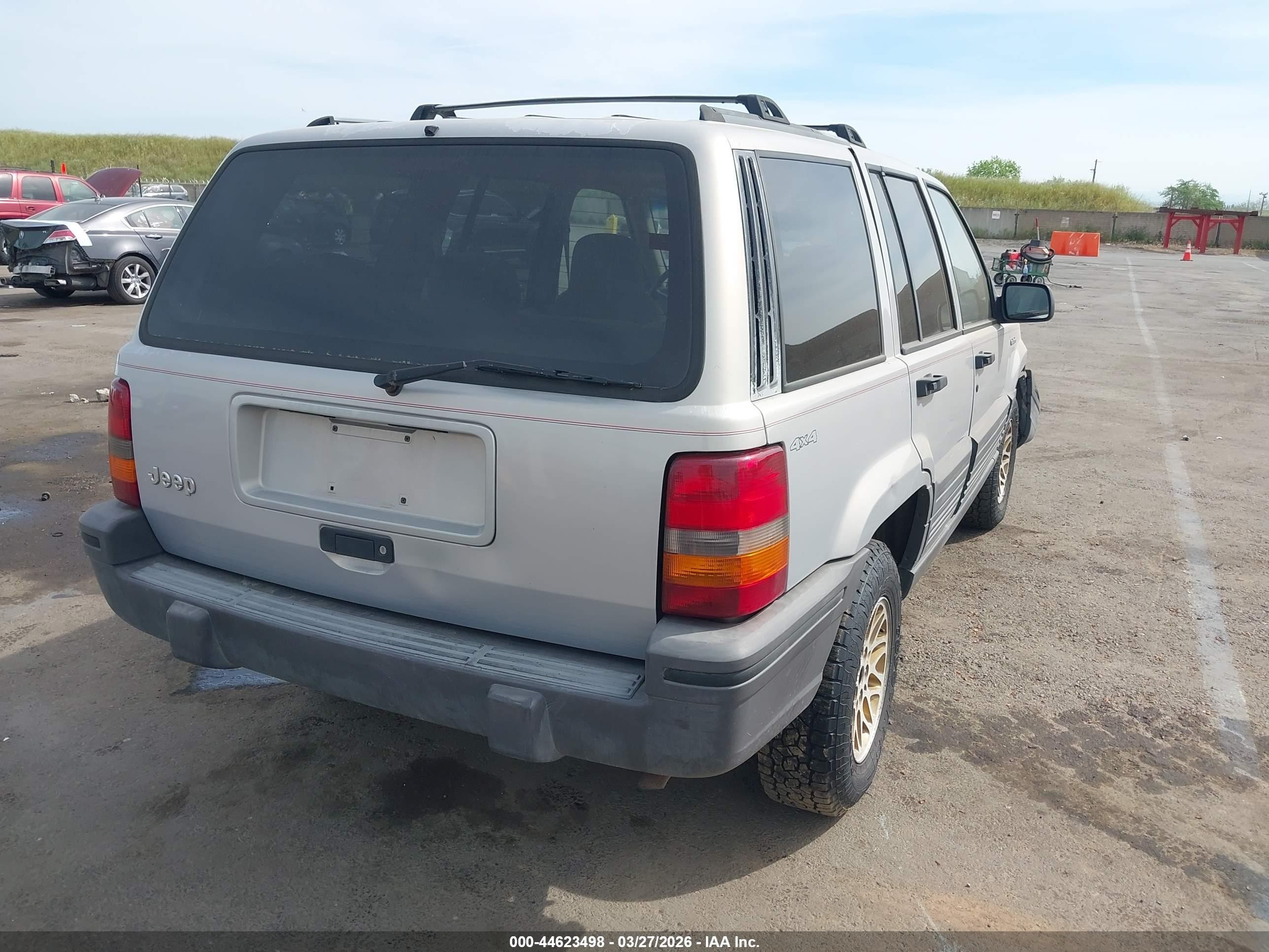 1995 Jeep Grand Cherokee Laredo Silver vin: 1J4GZ58S6SC573102