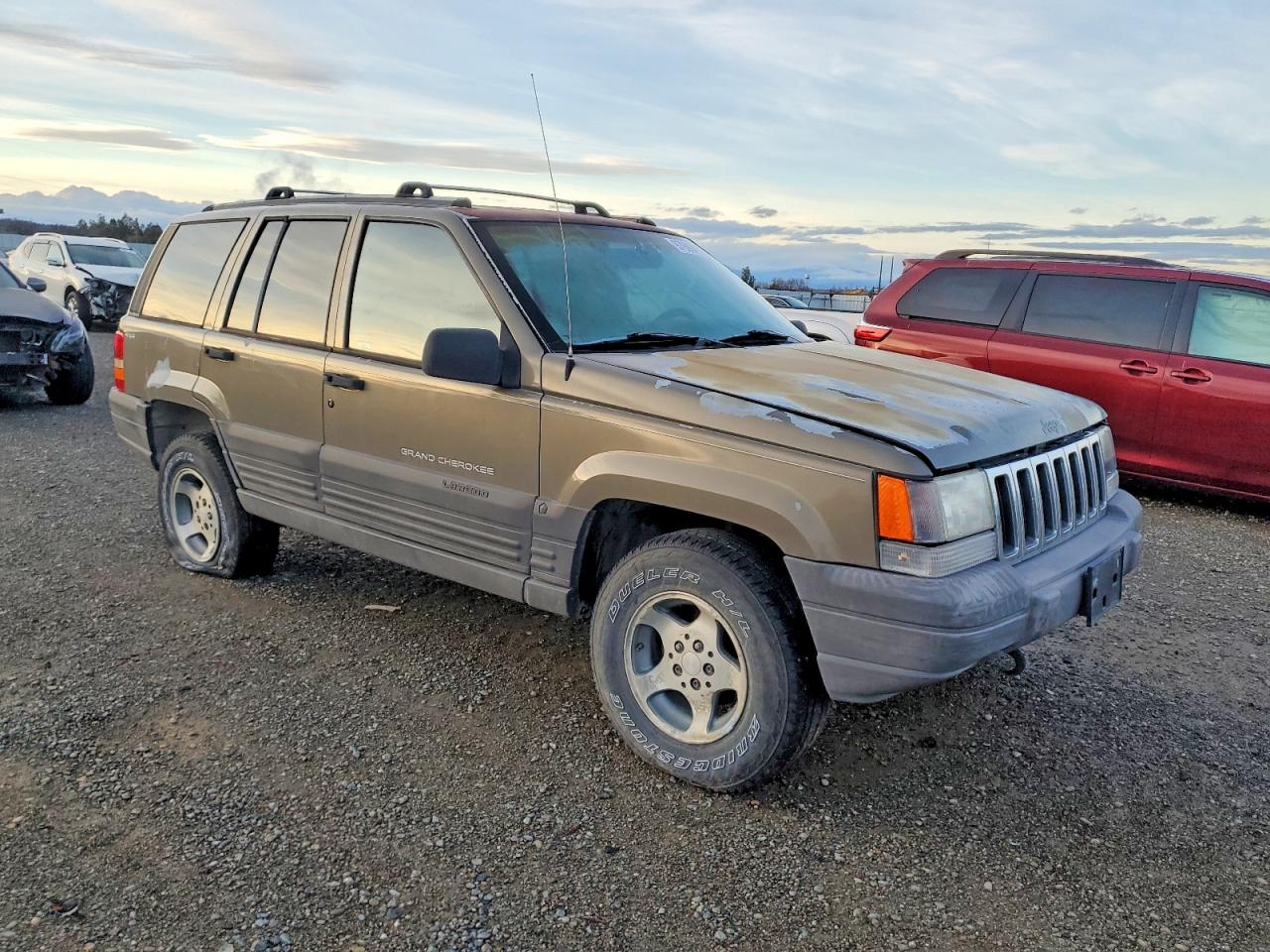 1997 Jeep Grand Cherokee Laredo Gray vin: 1J4GZ58S6VC572438