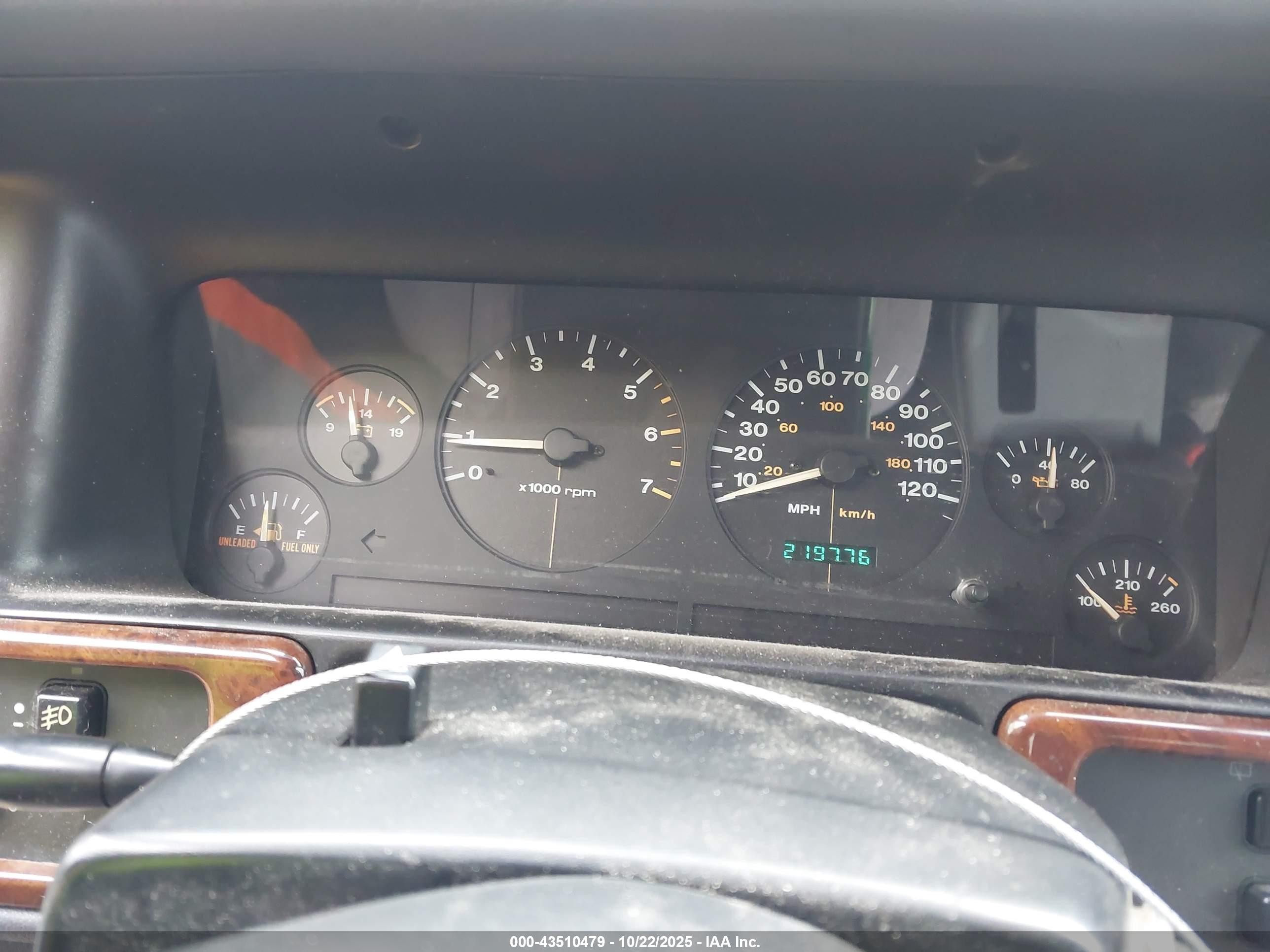 1996 Jeep Grand Cherokee Laredo Silver vin: 1J4GZ58S7TC179951