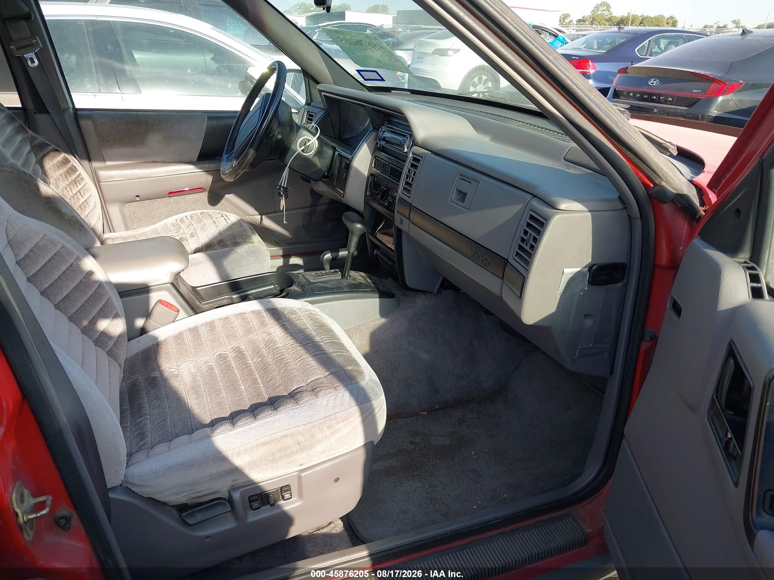 1993 Jeep Grand Cherokee Laredo Red vin: 1J4GZ58S8PC118758