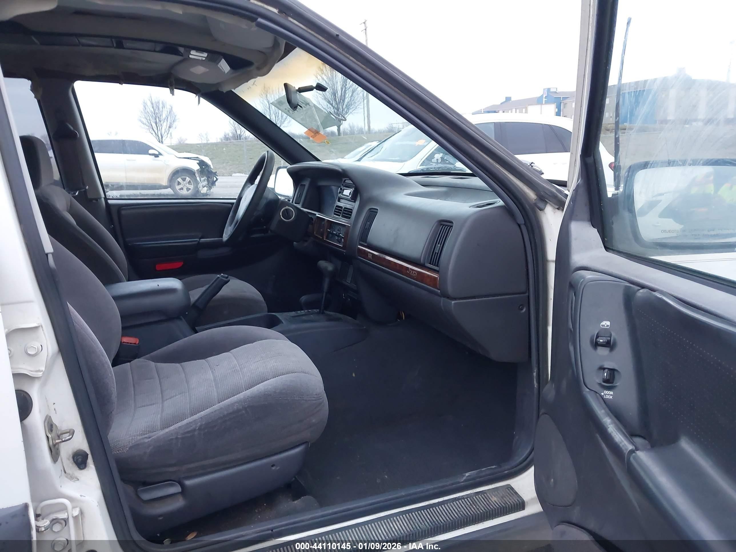 1997 Jeep Grand Cherokee Laredo/tsi White vin: 1J4GZ58S8VC605973