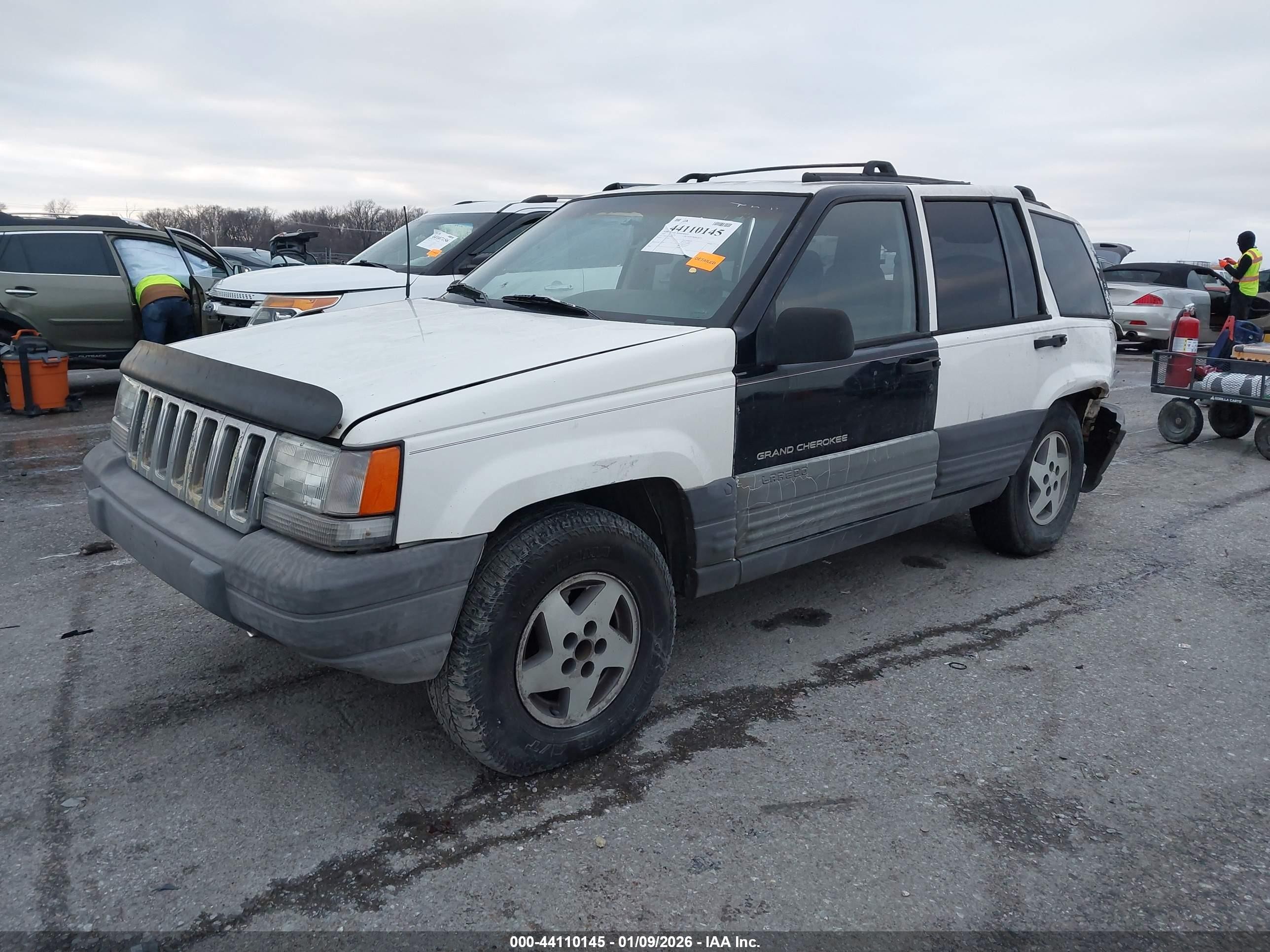 1997 Jeep Grand Cherokee Laredo/tsi White vin: 1J4GZ58S8VC605973