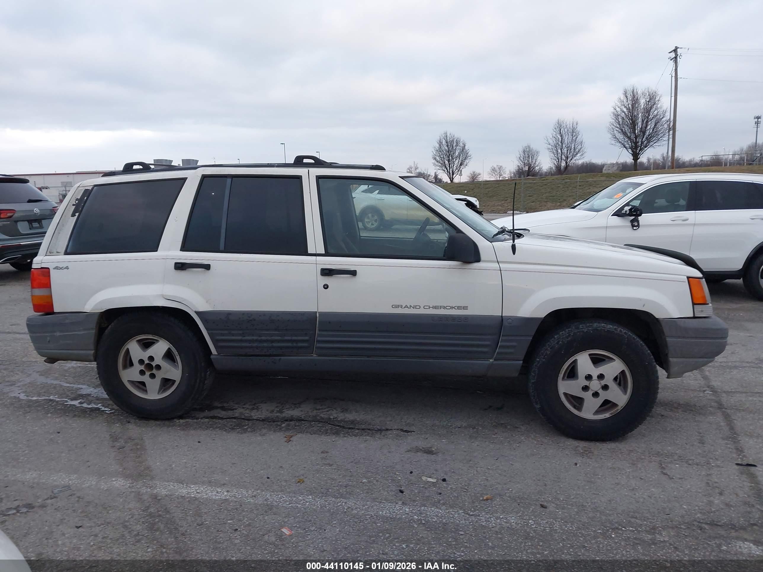 1997 Jeep Grand Cherokee Laredo/tsi White vin: 1J4GZ58S8VC605973