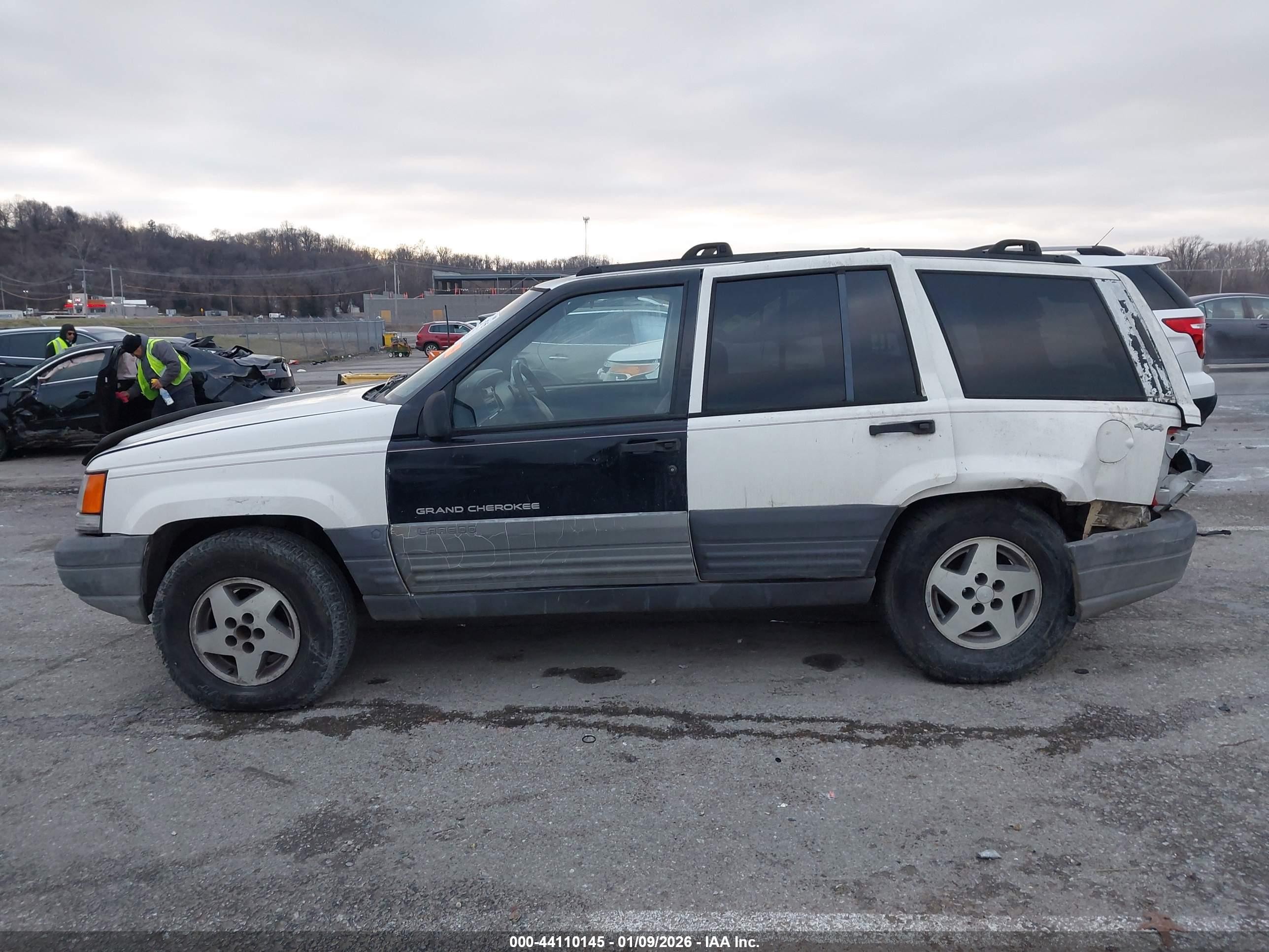 1997 Jeep Grand Cherokee Laredo/tsi White vin: 1J4GZ58S8VC605973