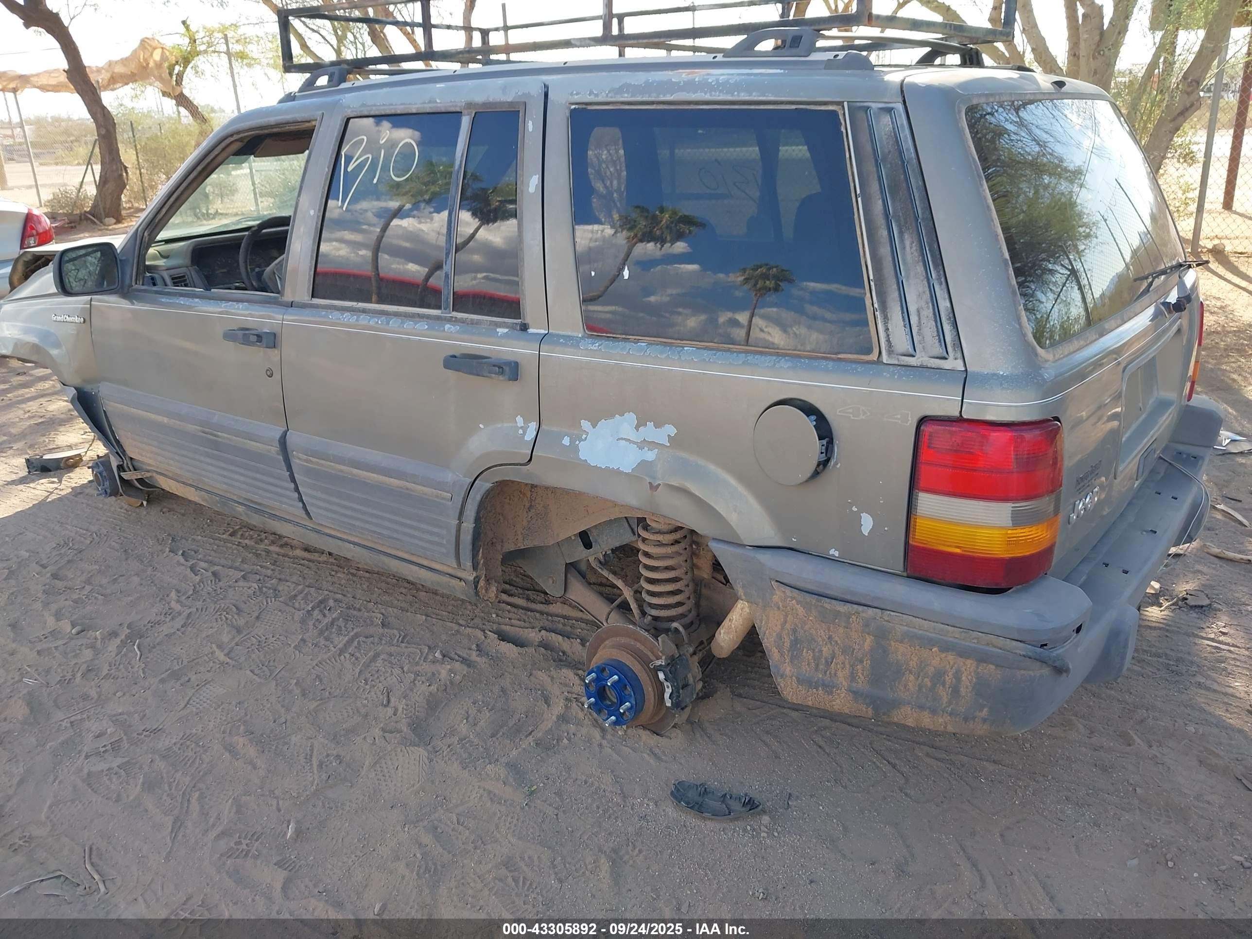 1995 Jeep Grand Cherokee Laredo Коричневый vin: 1J4GZ58S9SC569349