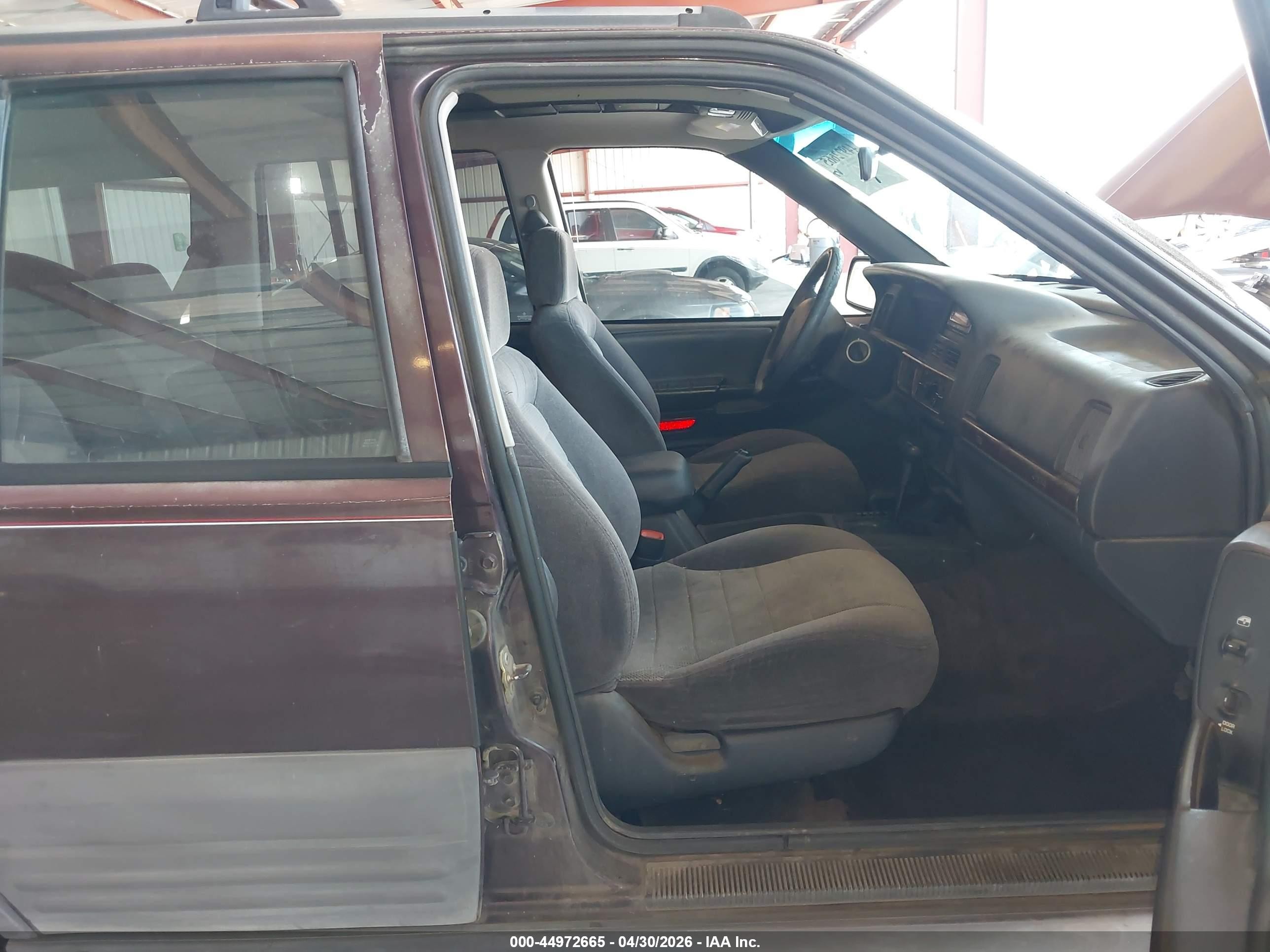 1996 Jeep Grand Cherokee Laredo Red vin: 1J4GZ58S9TC166439