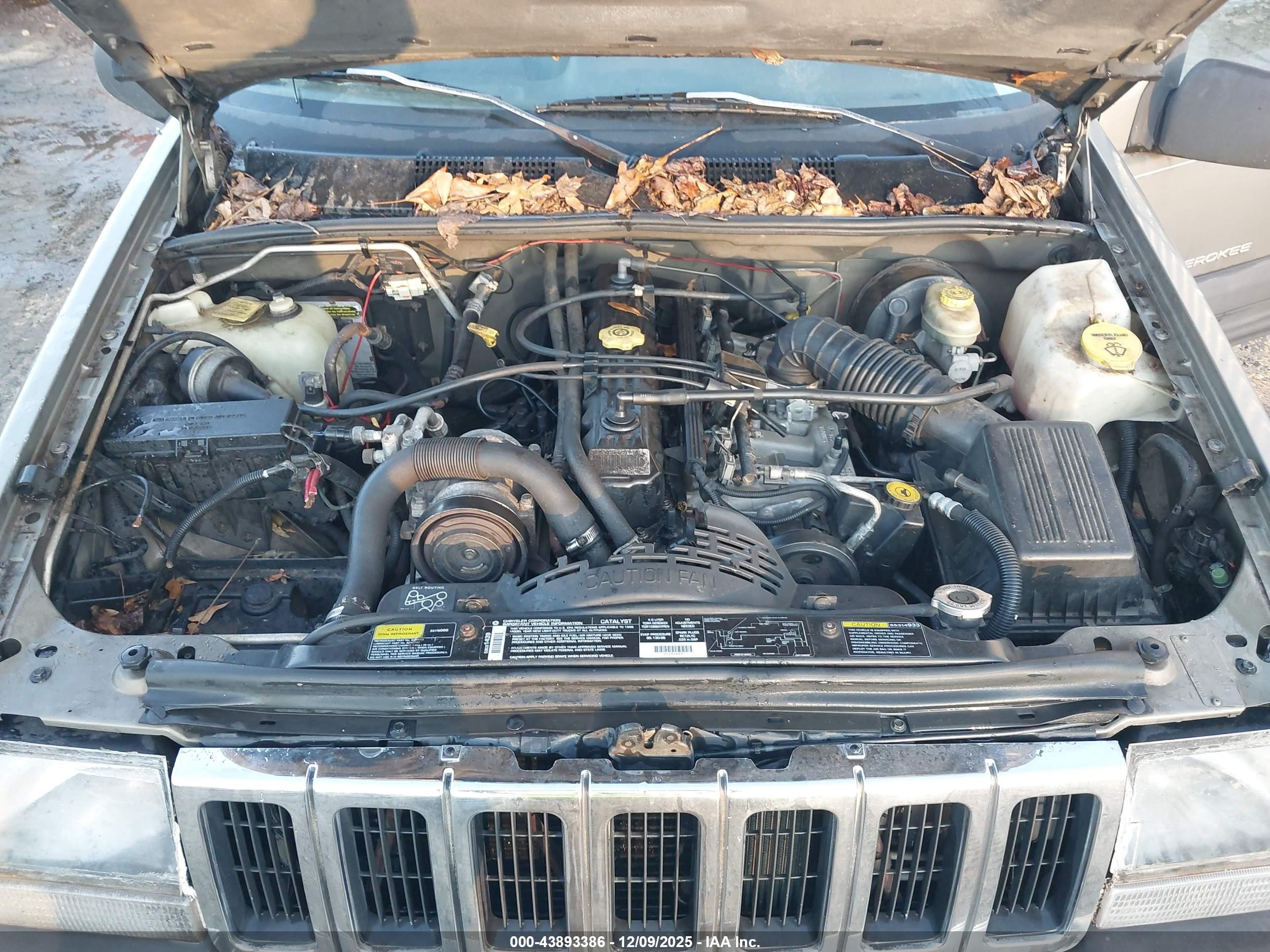 1996 Jeep Grand Cherokee Laredo Gold vin: 1J4GZ58S9TC320552