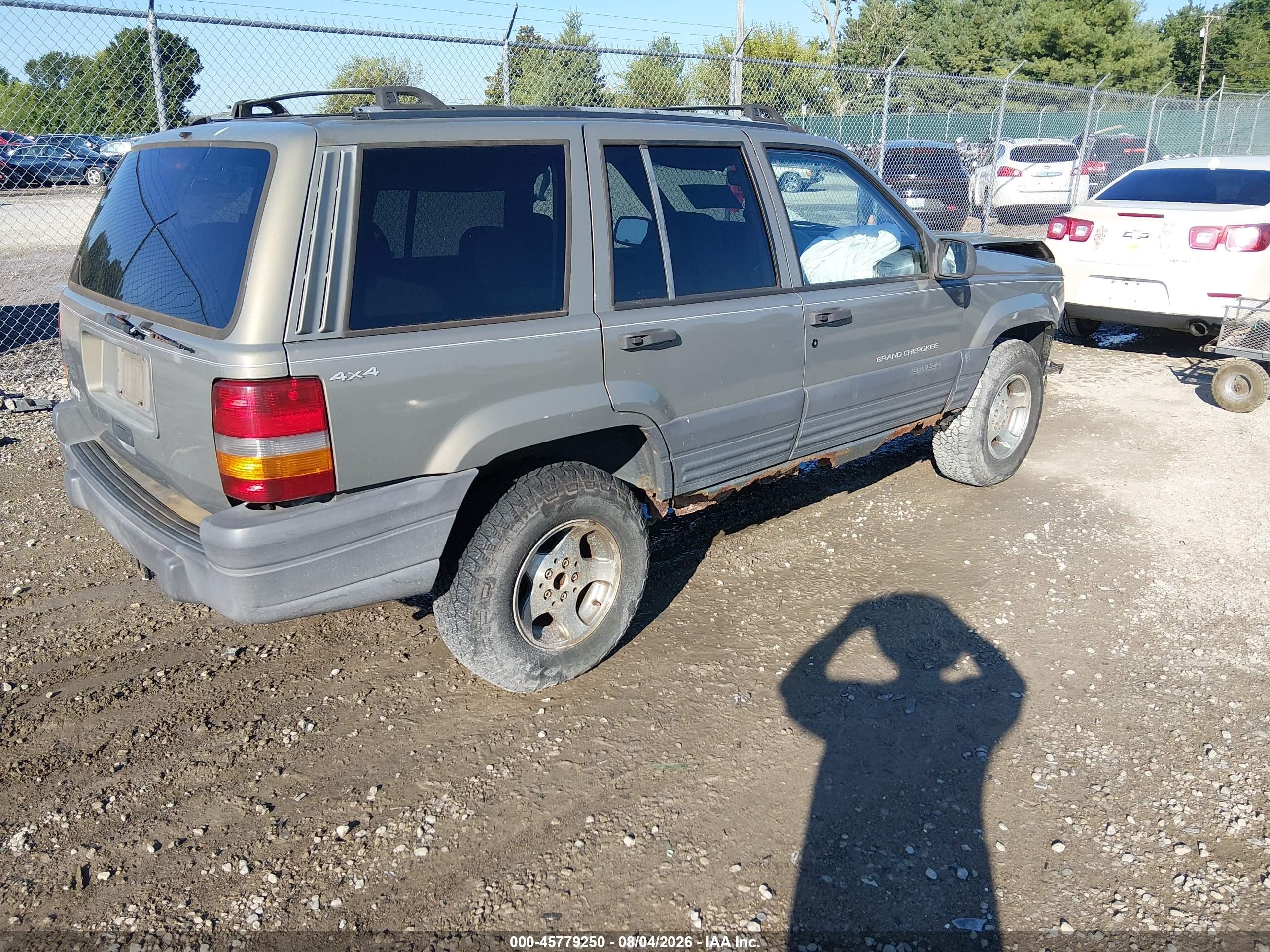 1996 Jeep Grand Cherokee Laredo Серый vin: 1J4GZ58S9TC370187