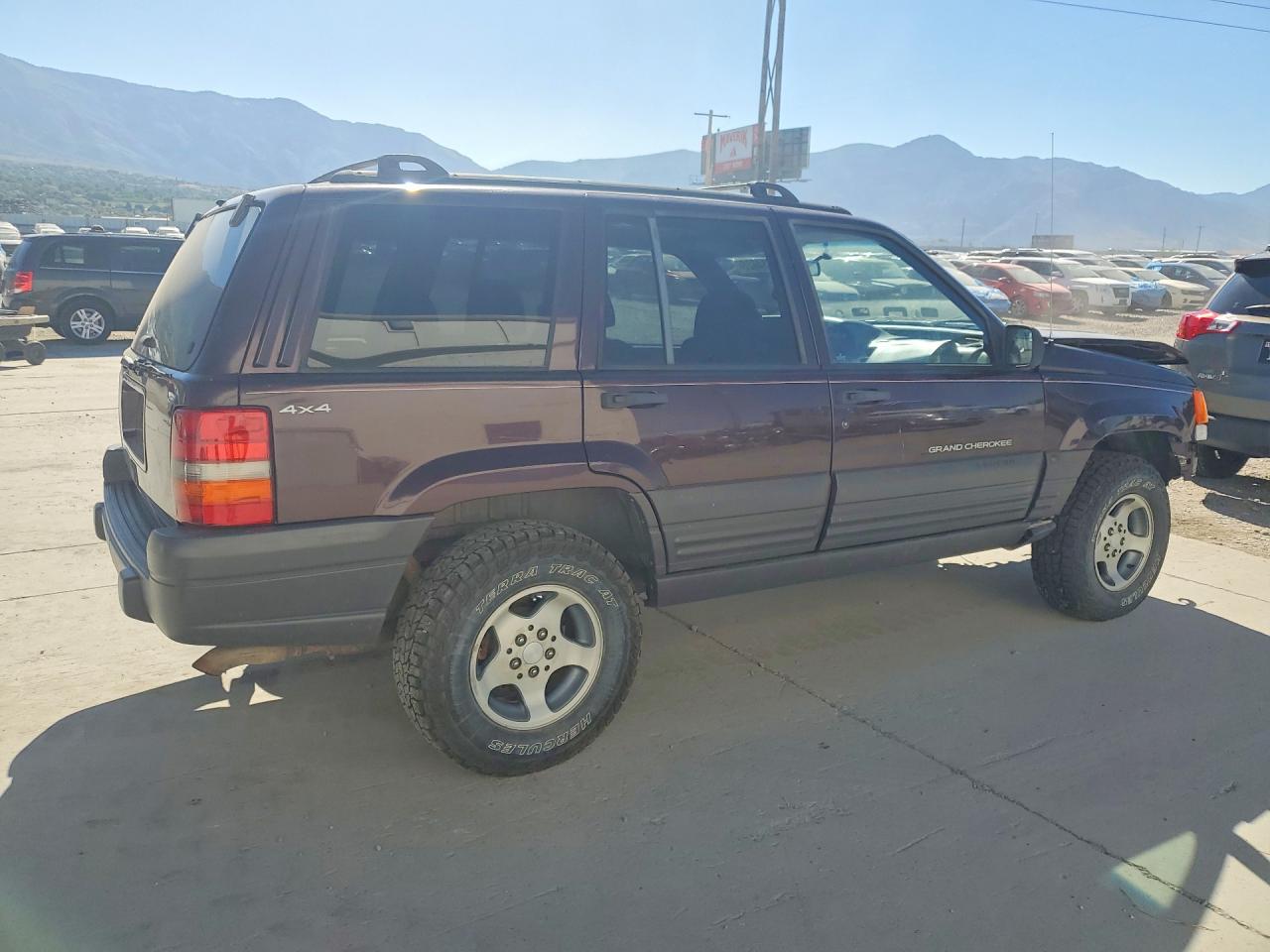 1998 Jeep Grand Cherokee Burgundy vin: 1J4GZ58S9WC242603