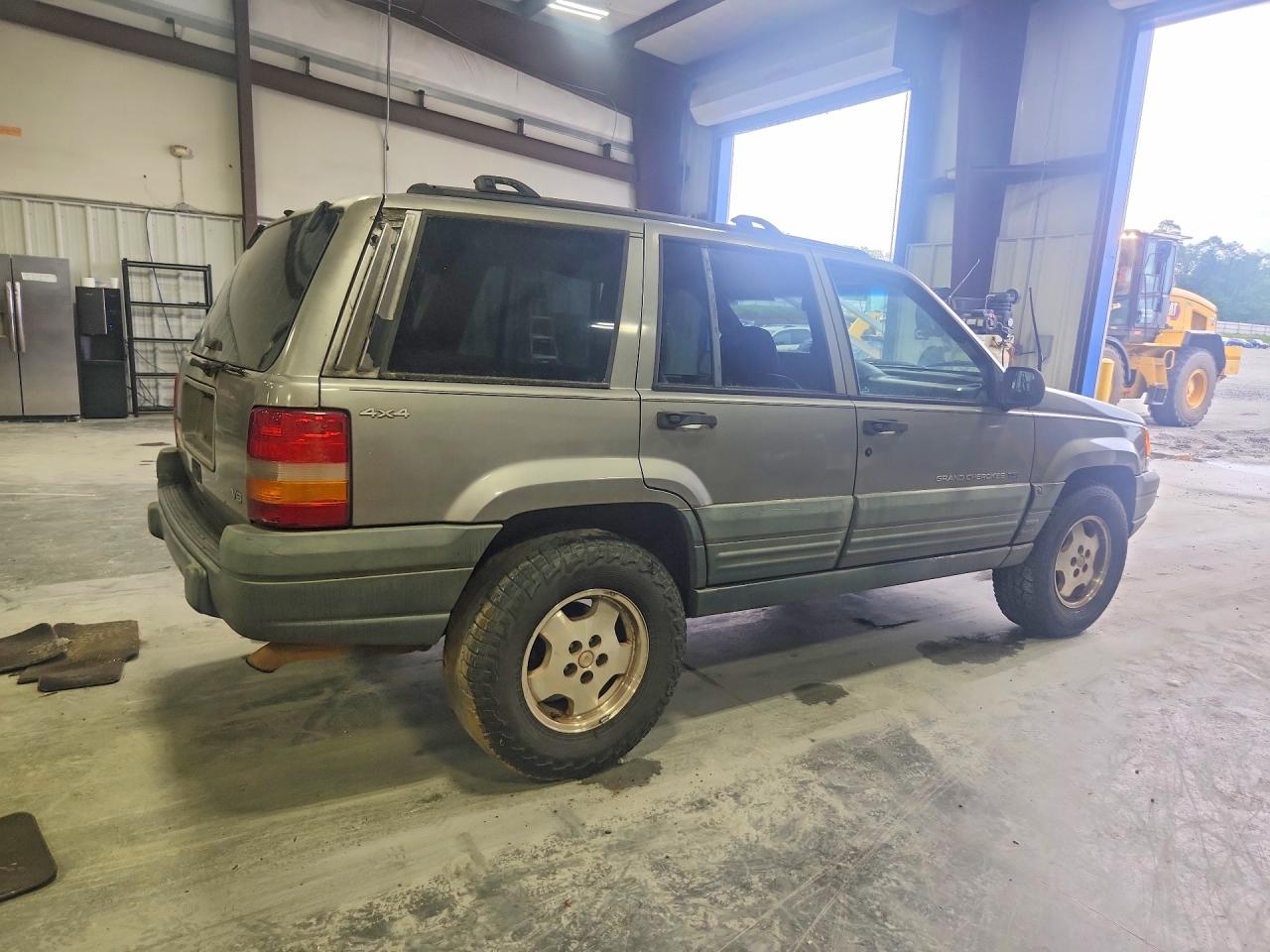 1997 Jeep Grand Cherokee Laredo Silver vin: 1J4GZ58Y0VC711855