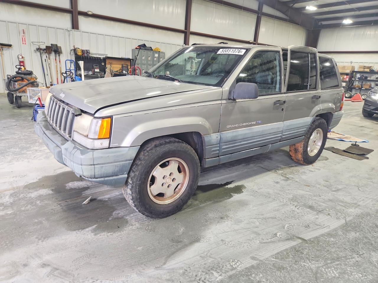 1997 Jeep Grand Cherokee Laredo Silver vin: 1J4GZ58Y0VC711855