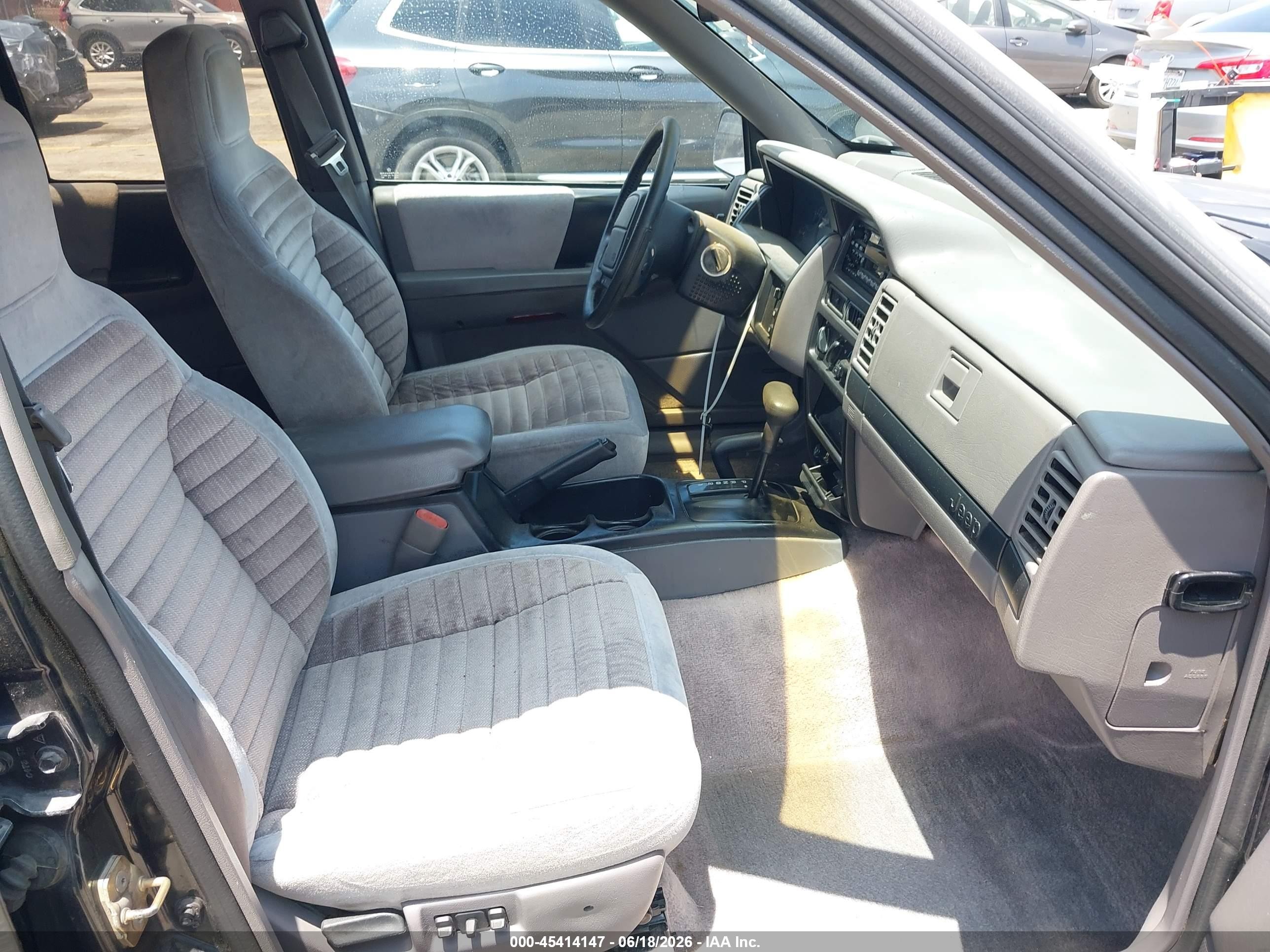 1993 Jeep Grand Cherokee Laredo Black vin: 1J4GZ58Y1PC684054