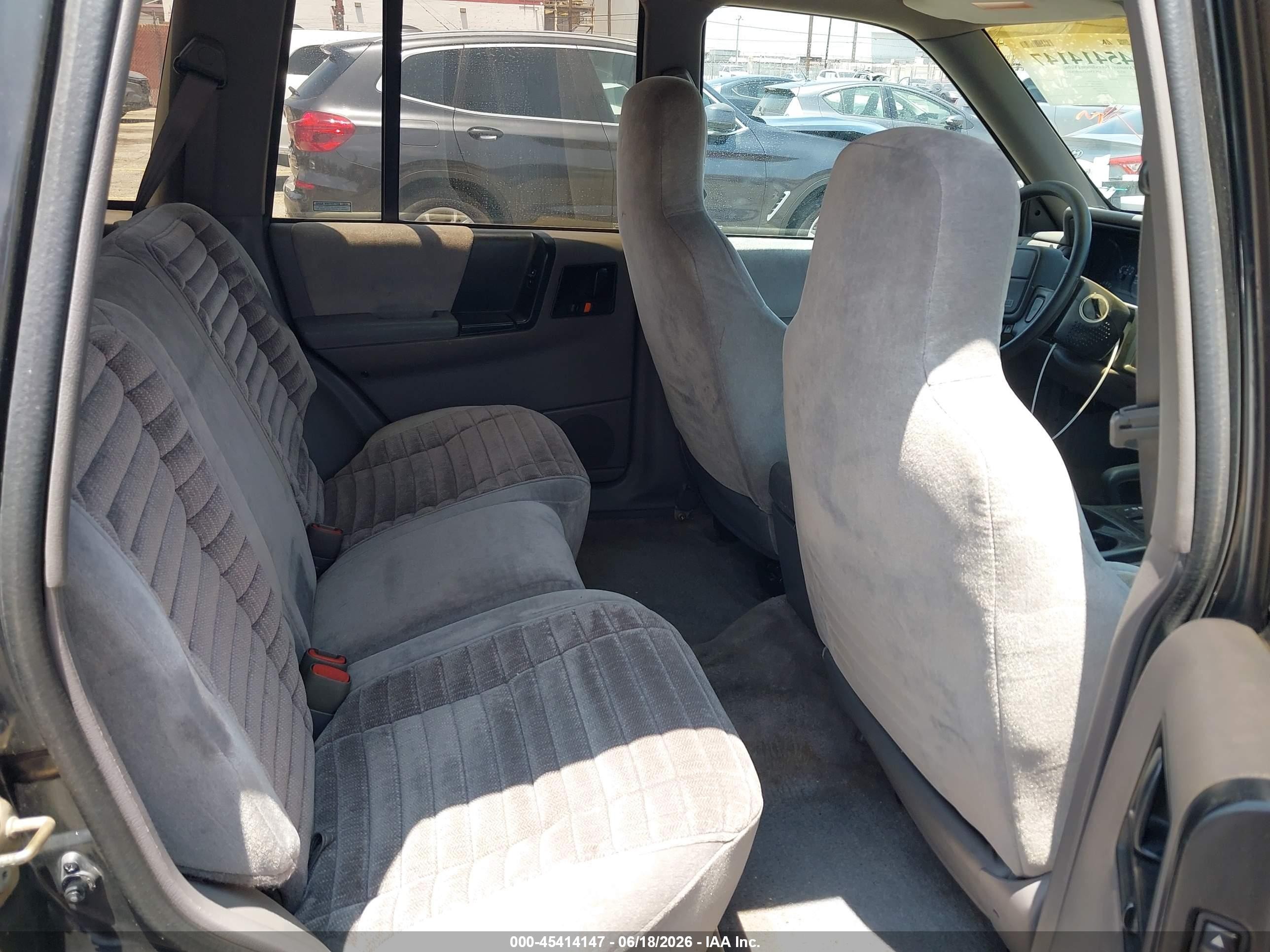 1993 Jeep Grand Cherokee Laredo Black vin: 1J4GZ58Y1PC684054
