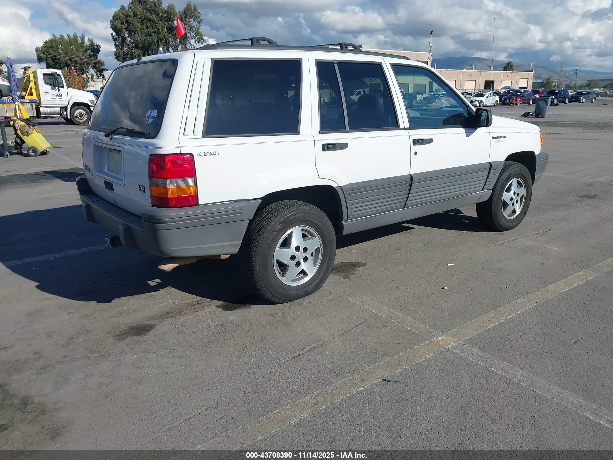 1995 Jeep Grand Cherokee Laredo Белый vin: 1J4GZ58Y1SC537399