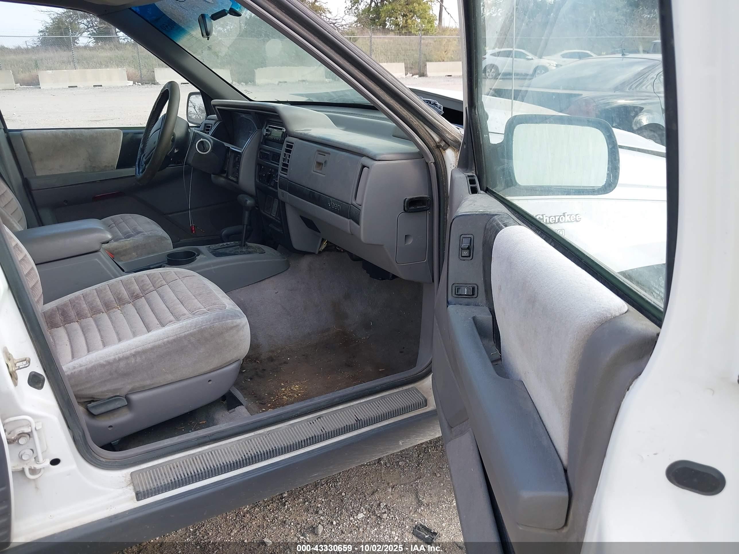 1995 Jeep Grand Cherokee Laredo White vin: 1J4GZ58Y2SC582464