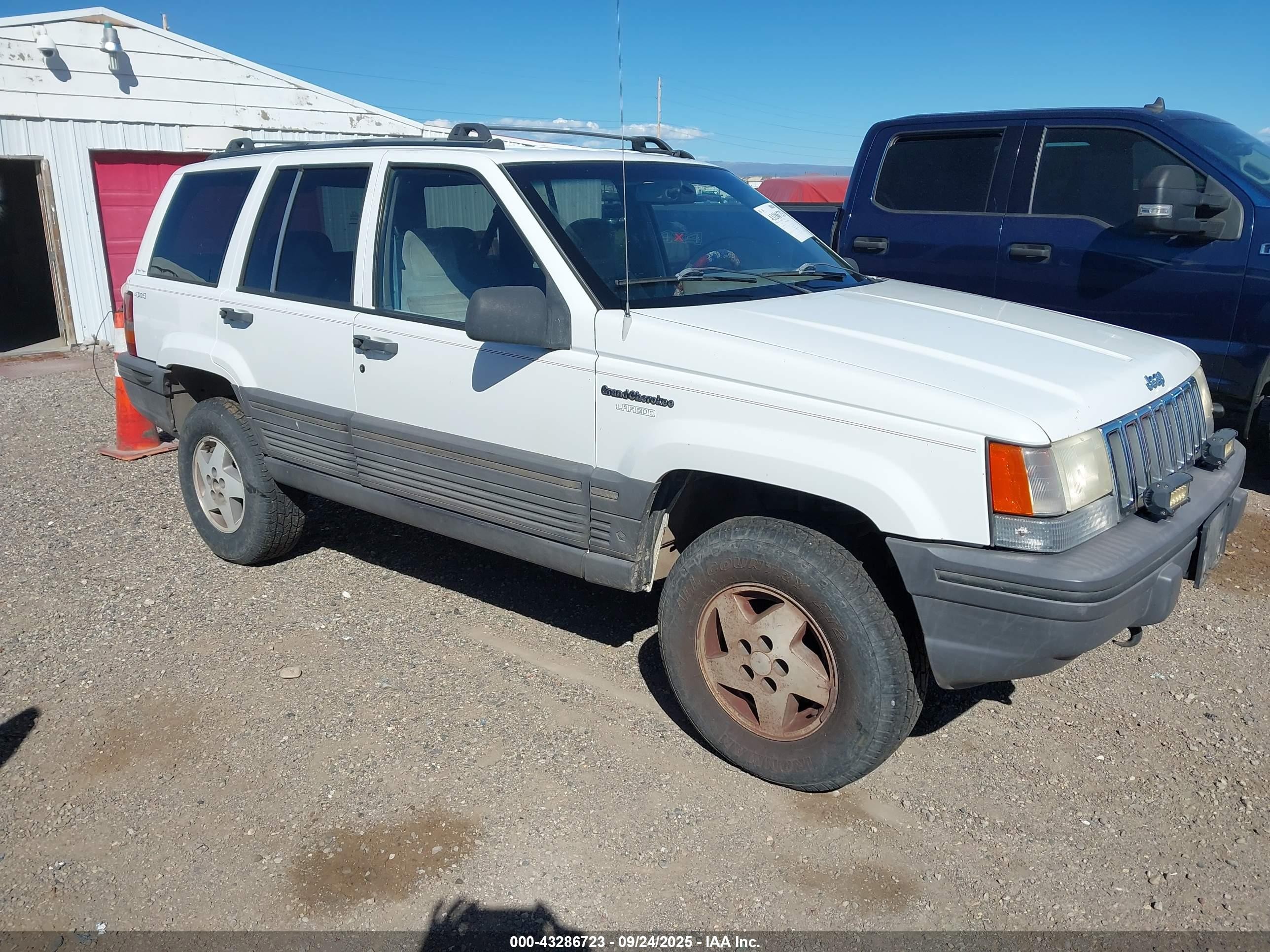 1995 Jeep Grand Cherokee Laredo White vin: 1J4GZ58Y6SC737646