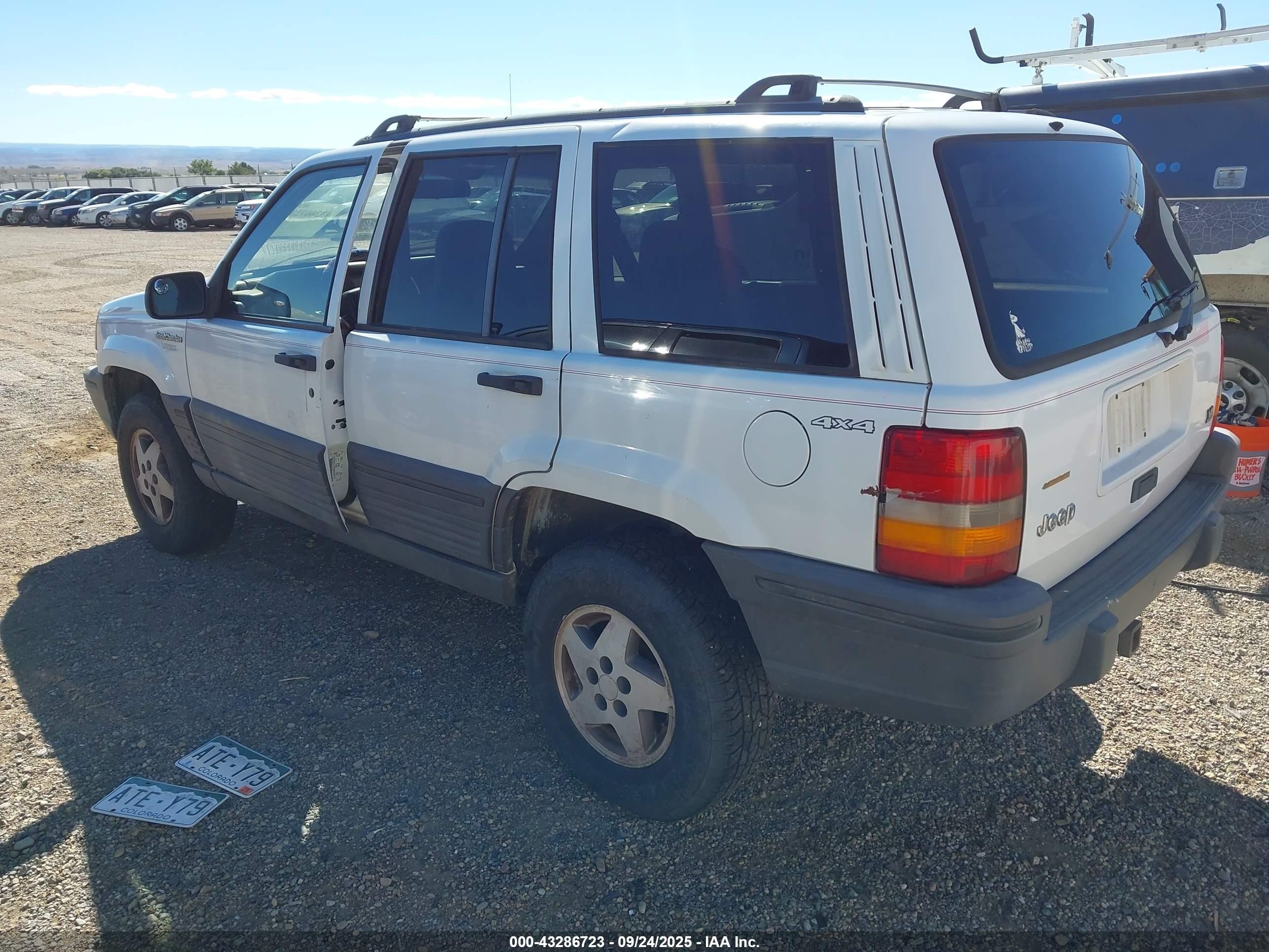 1995 Jeep Grand Cherokee Laredo White vin: 1J4GZ58Y6SC737646