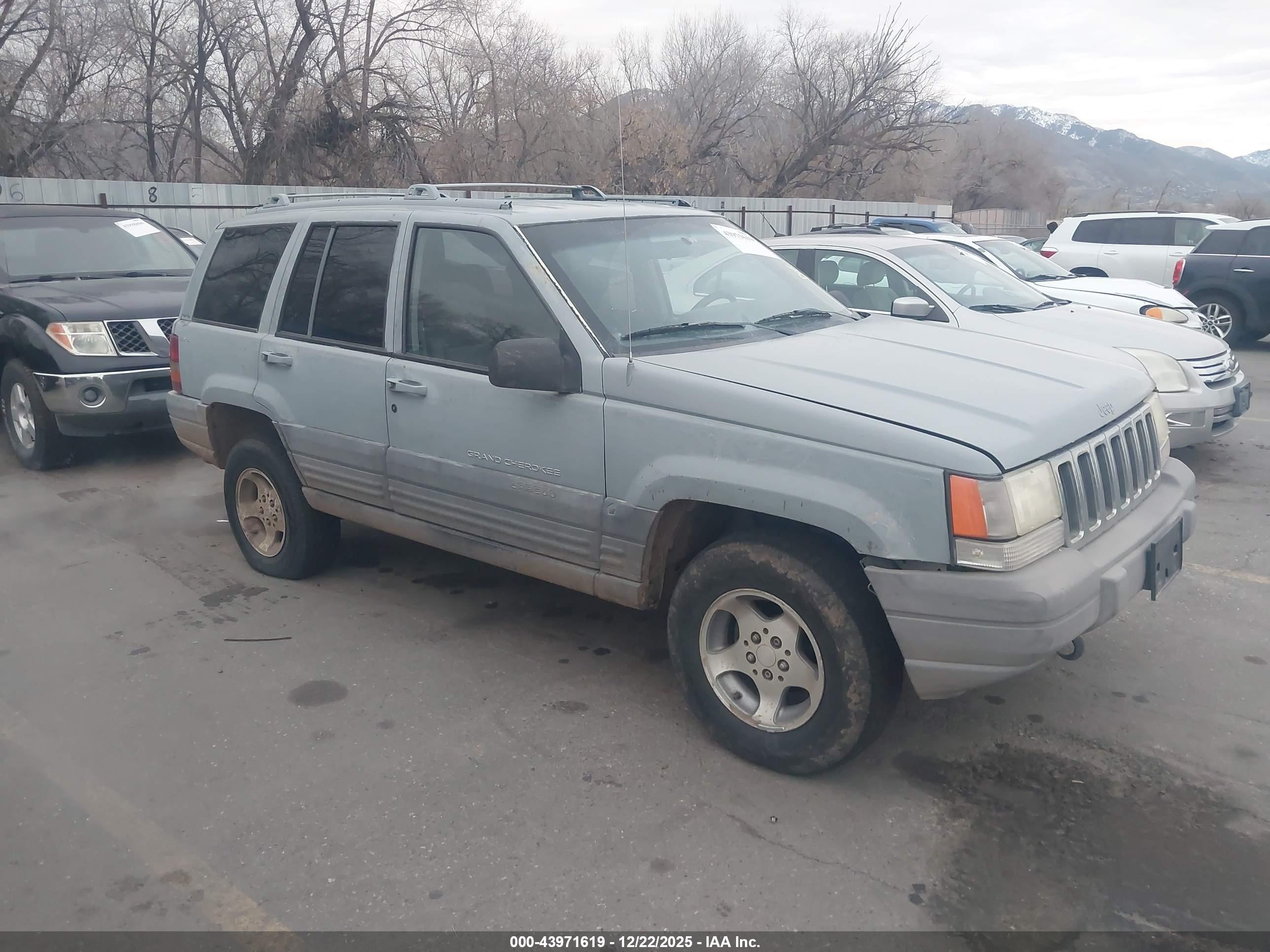1996 Jeep Grand Cherokee Laredo Серый vin: 1J4GZ58Y6TC384472