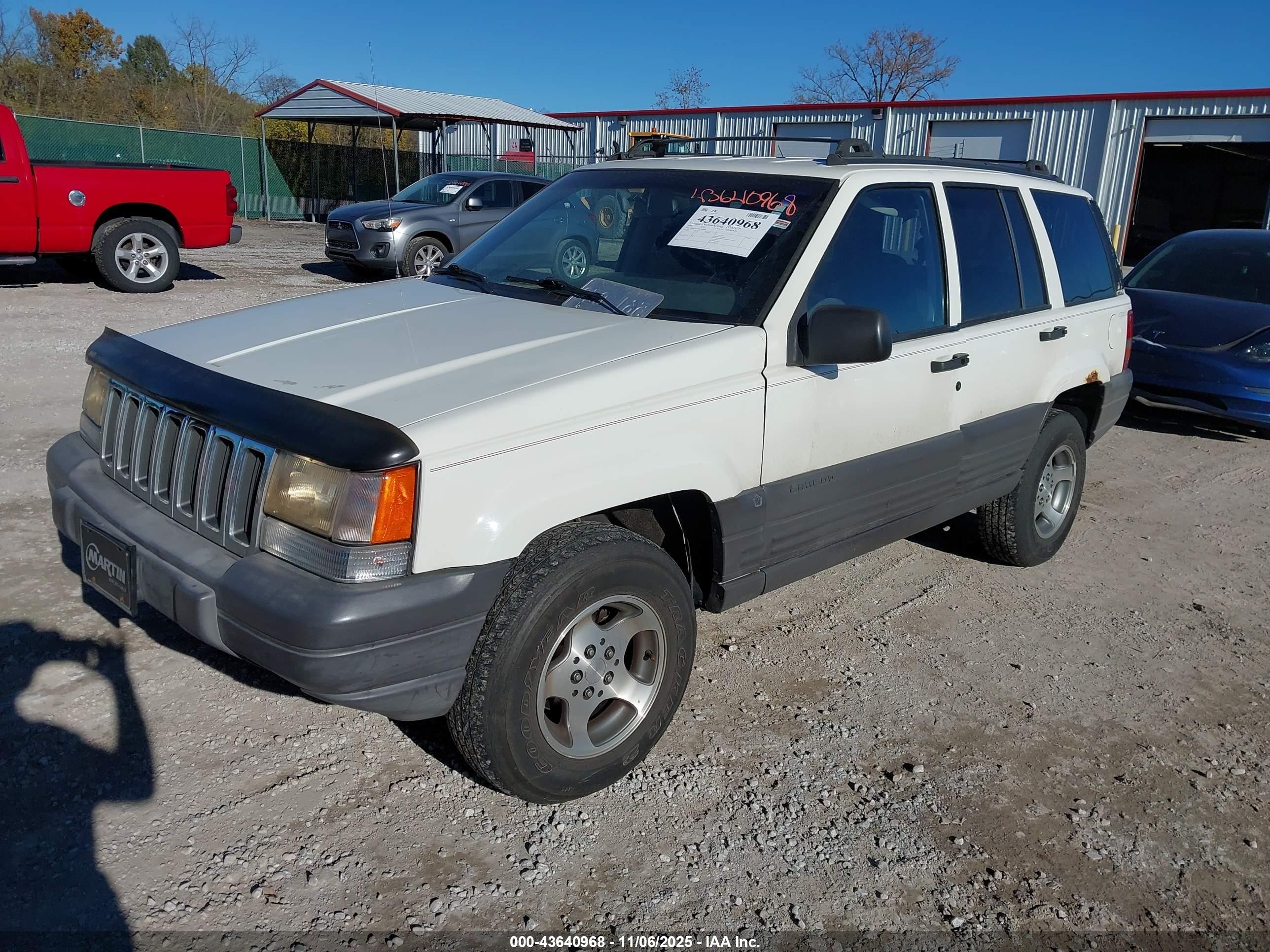 1996 Jeep Grand Cherokee Laredo White vin: 1J4GZ58Y9TC354849