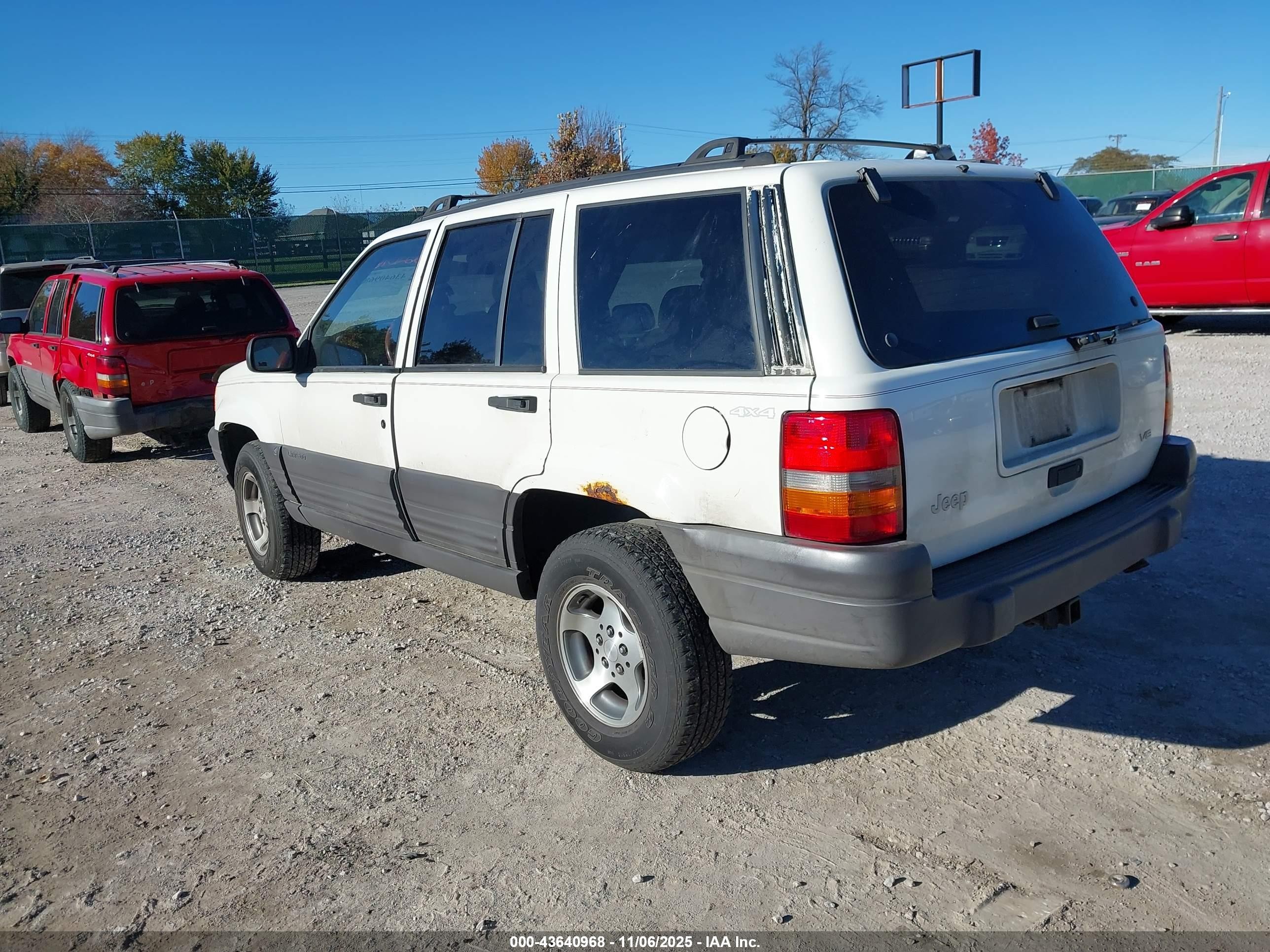 1996 Jeep Grand Cherokee Laredo White vin: 1J4GZ58Y9TC354849