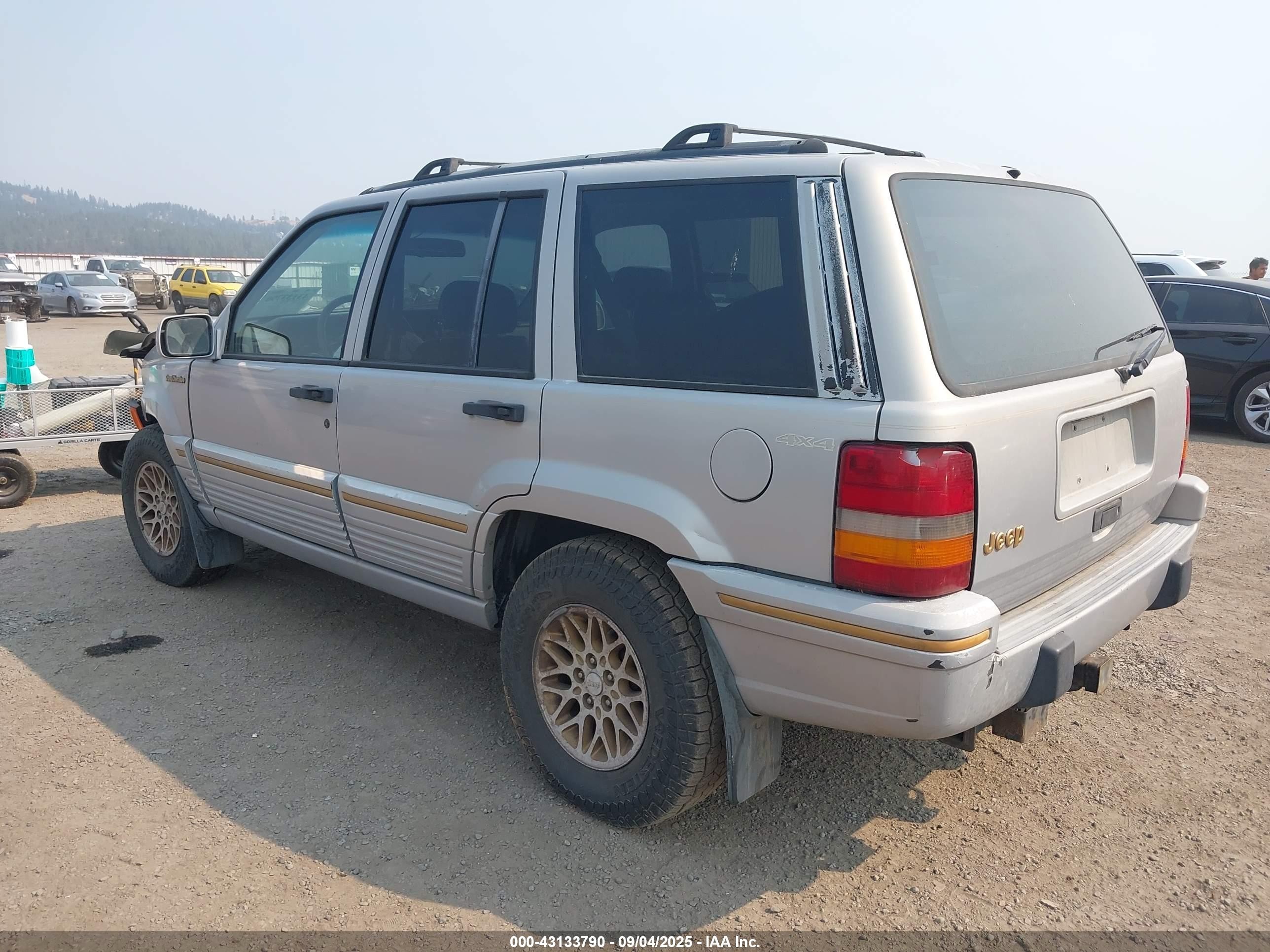 1995 Jeep Grand Cherokee Limited/orvis Silver vin: 1J4GZ78S3SC535001